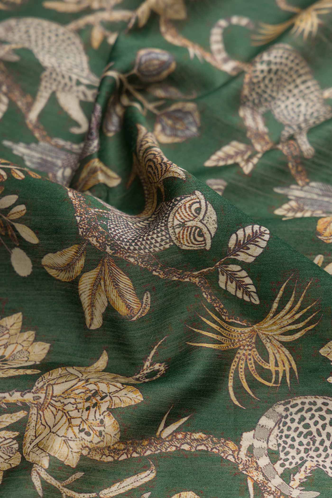 Green Dual Tone Tussar Silk Saree - Image 2