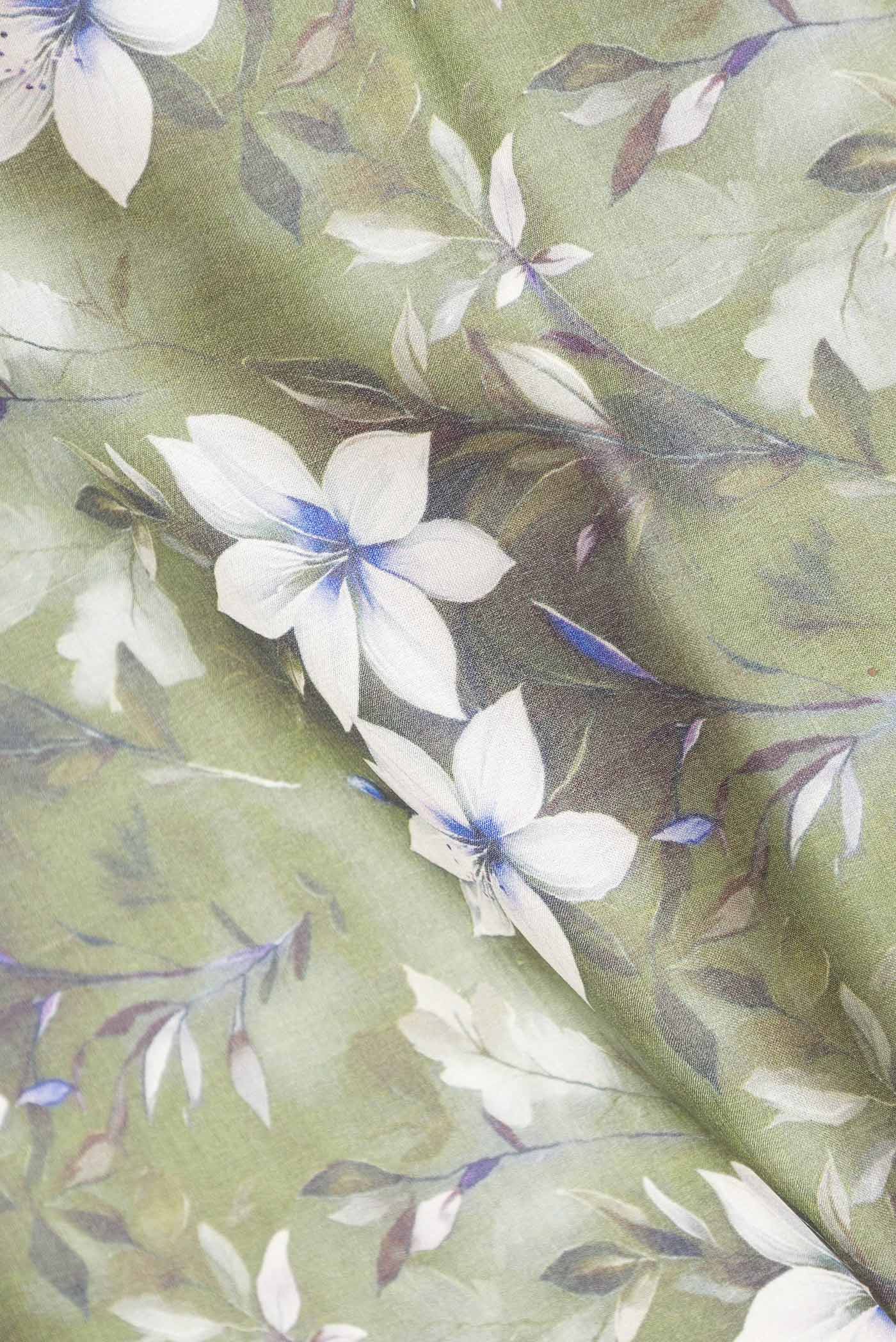 Green Dual Tone Tussar Silk Saree - Image 2