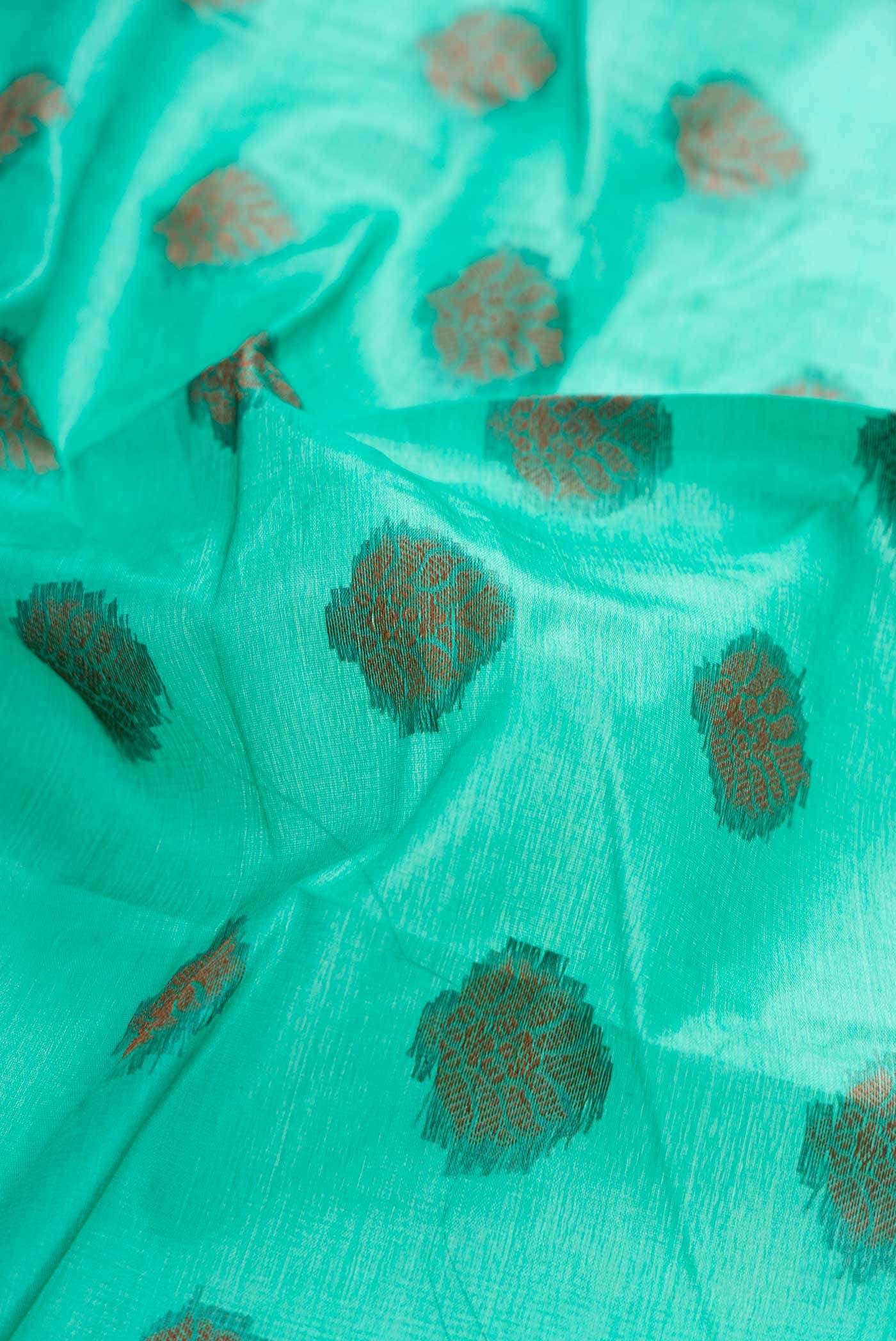 Green Dual Tone Tussar Silk Saree - Image 2