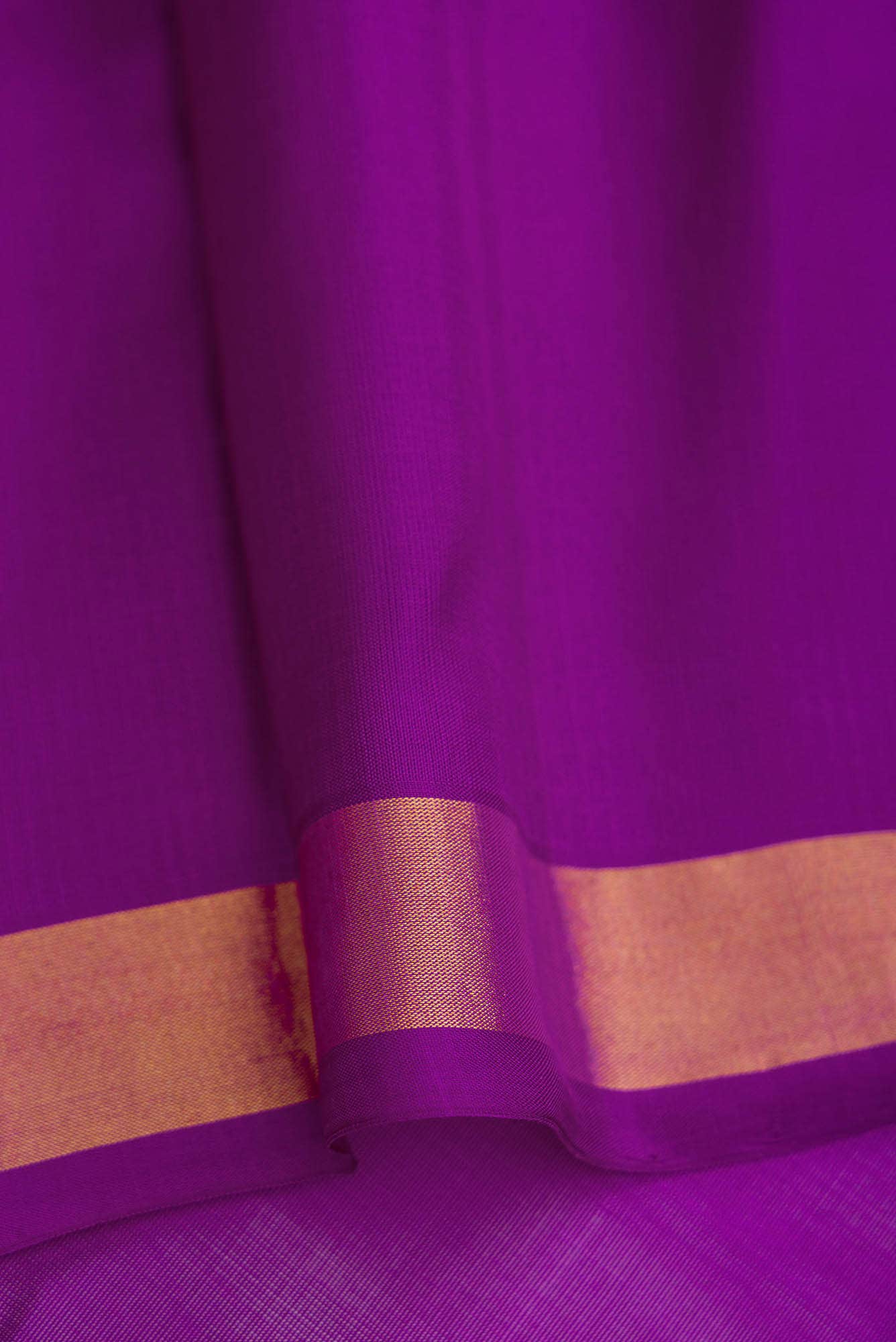 Green Dual Tone Uppada Silk Saree - Image 4