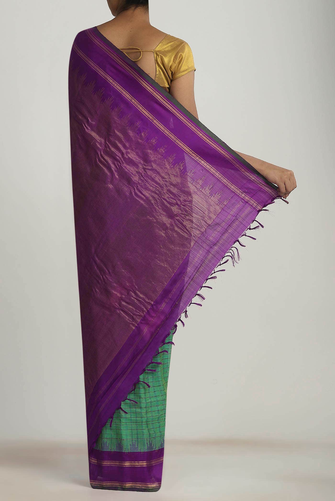 Green Gadwal Silk Cotton Saree - Image 2