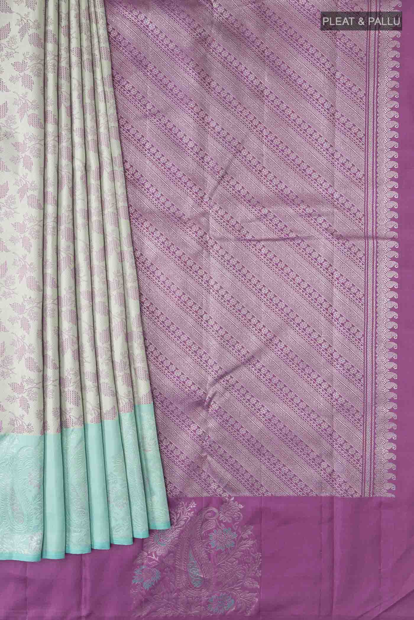 Green Kanjivaram Silk Saree - Image 4