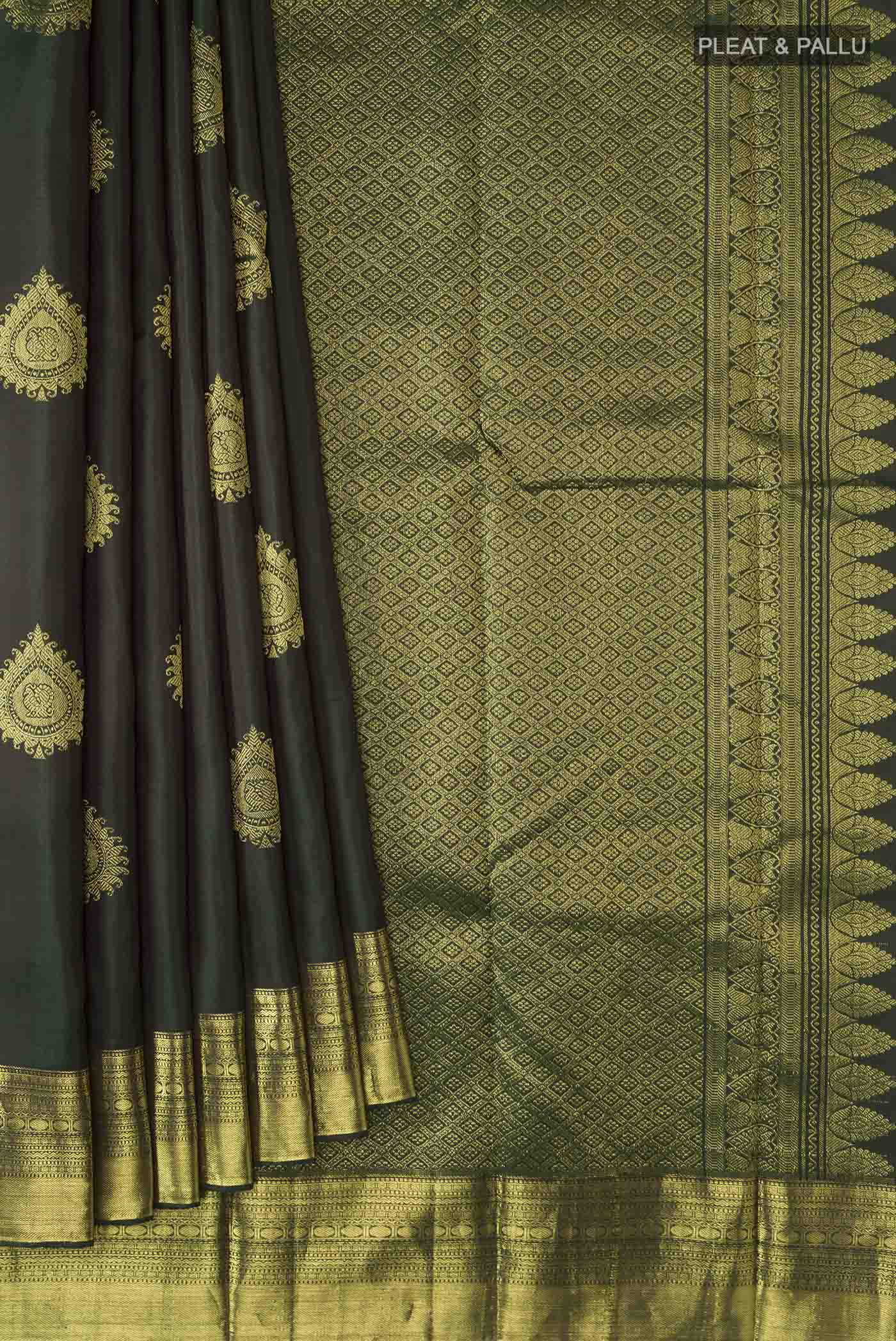 Green Kanjivaram Silk Saree - Image 4