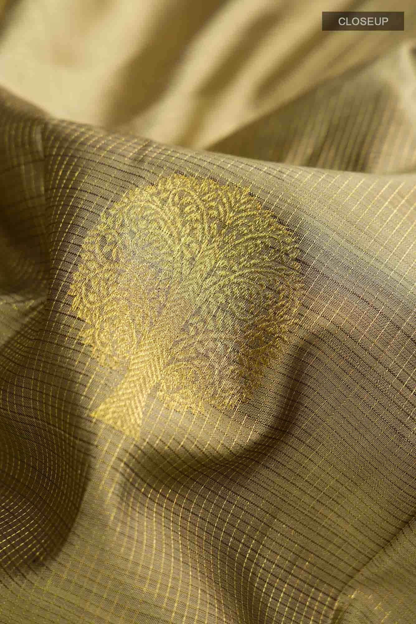 Green Kanjivaram Silk Saree - Image 3