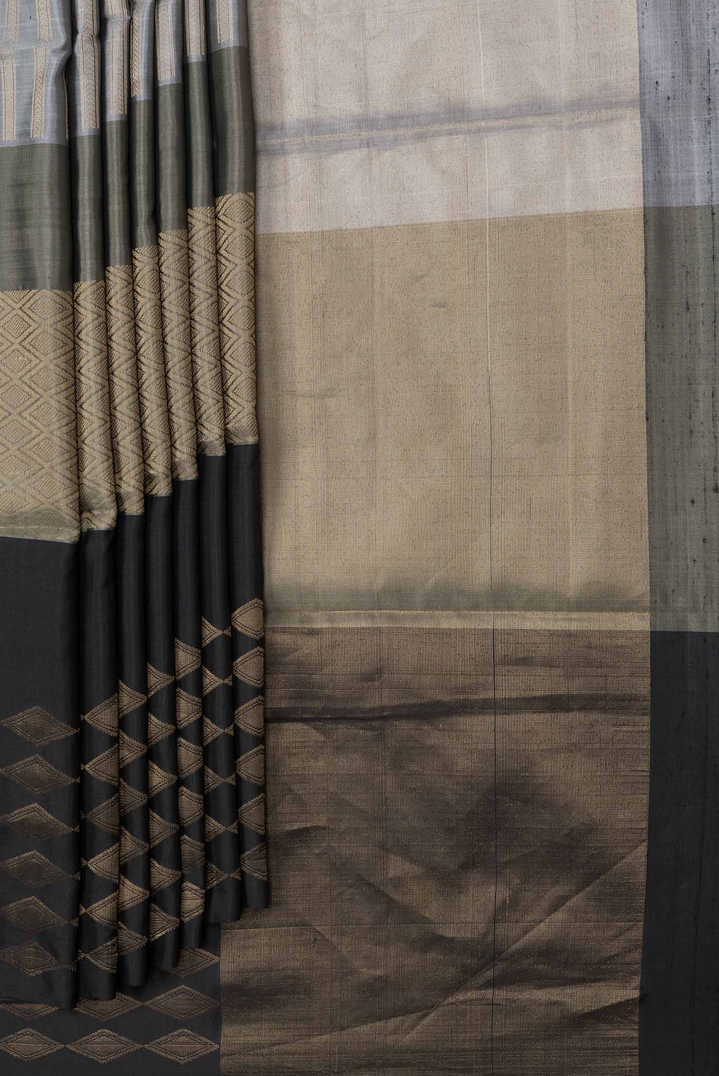 Grey Soft Silk Saree - Image 4