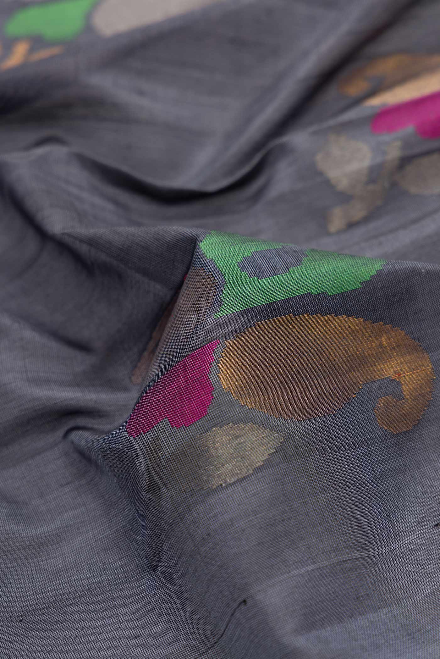 Grey Dual Tone Uppada Silk Saree - Image 2