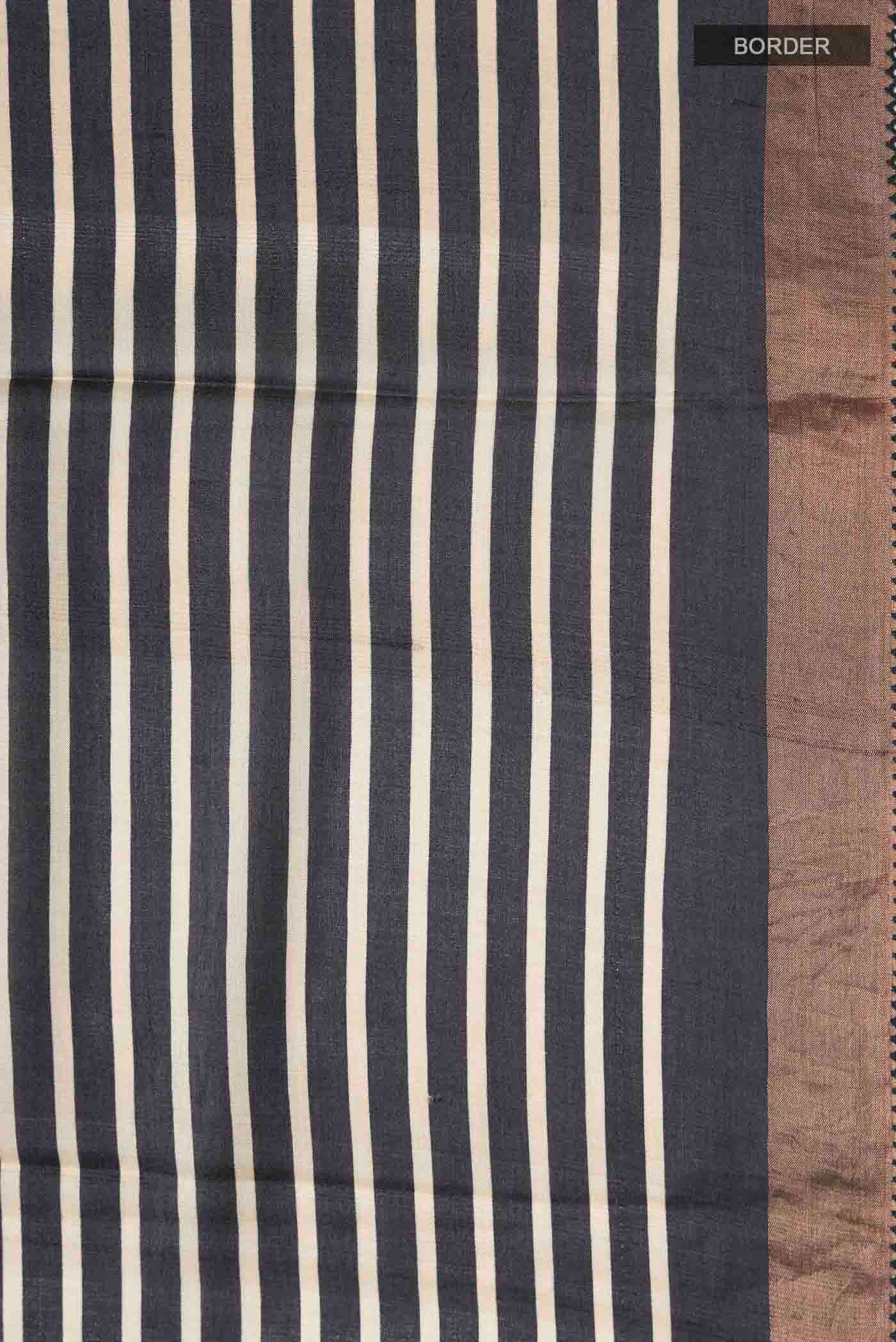 Grey Tussar Silk Saree - Image 3