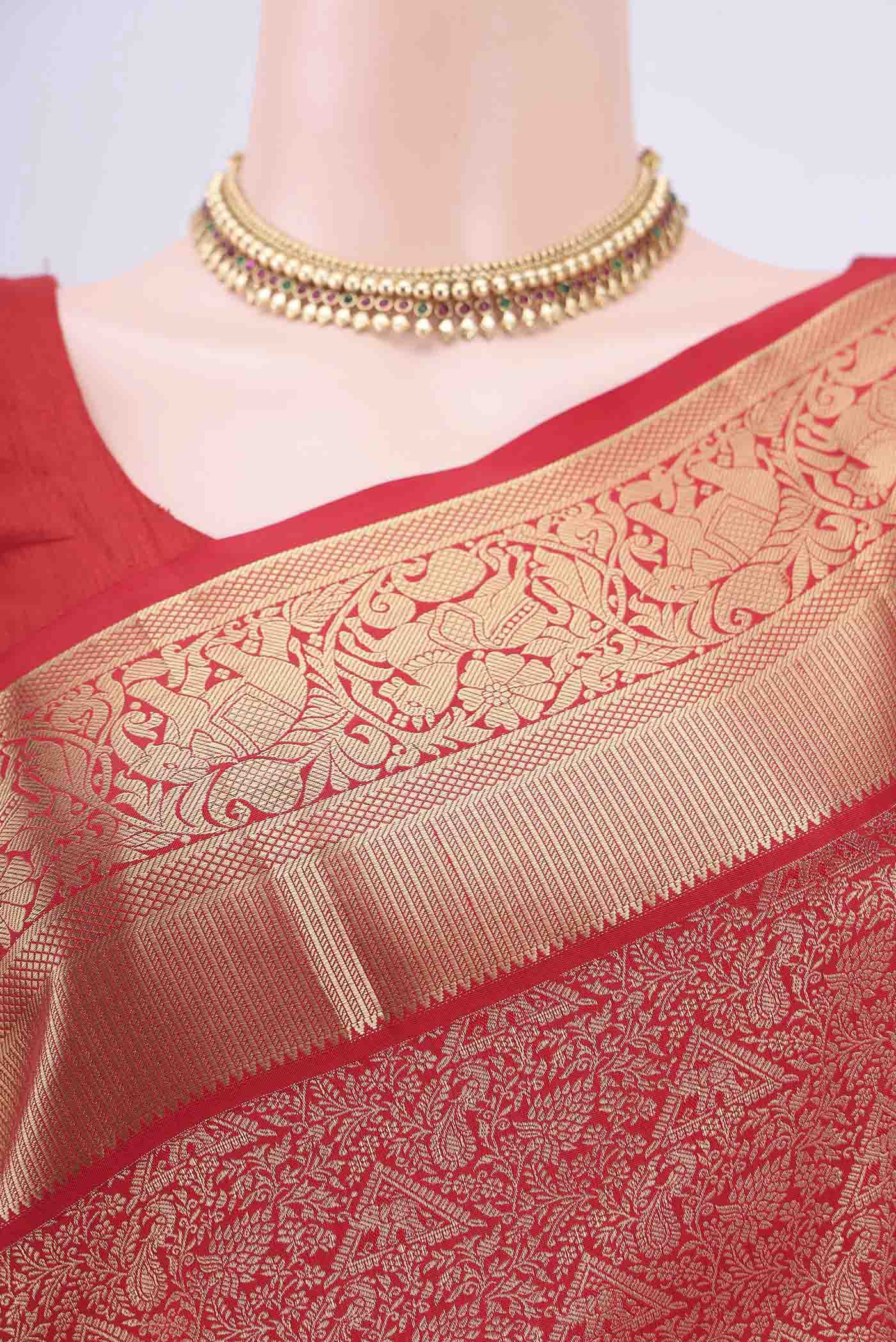 Imperial Red Bangalore Silk Saree - Image 2