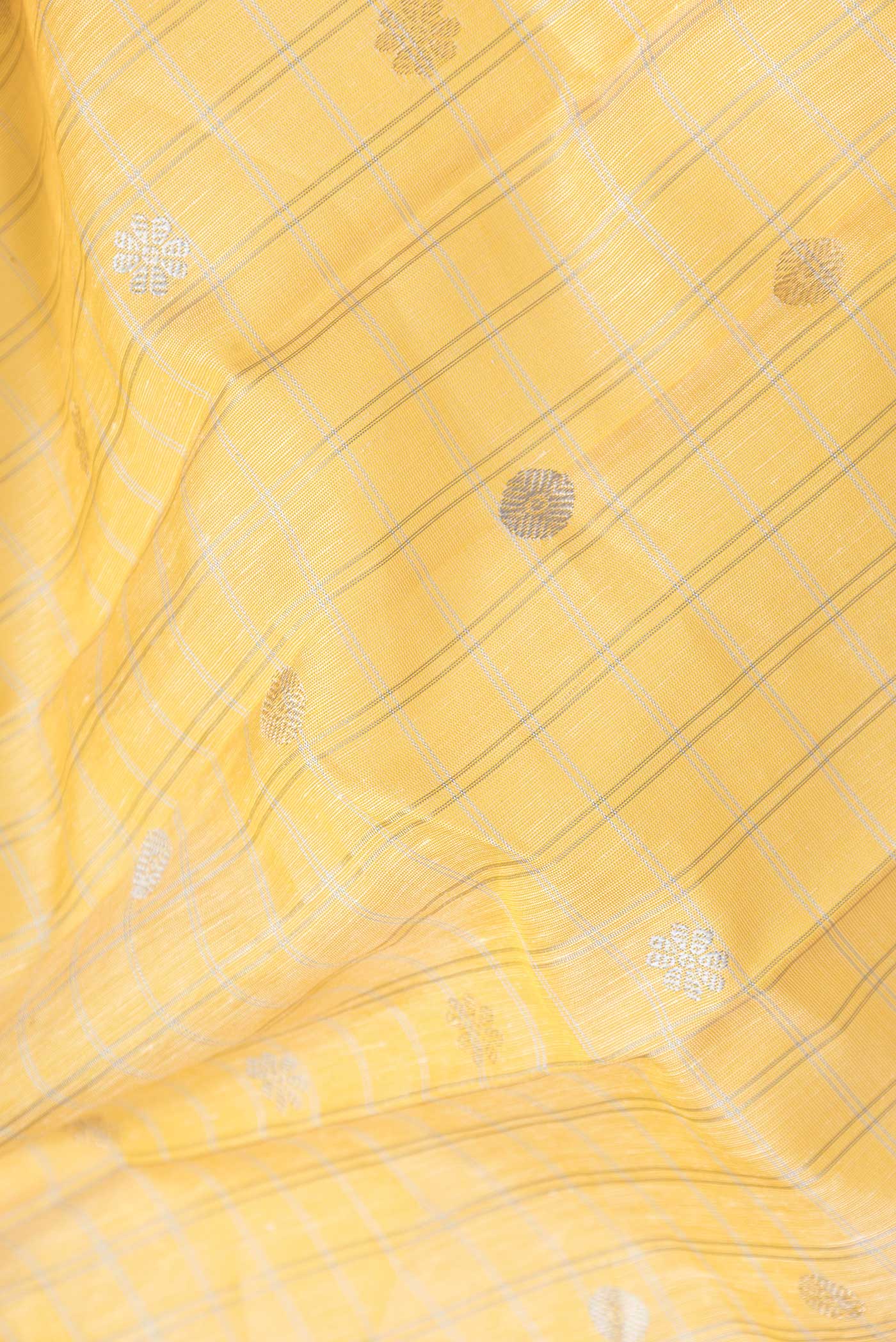 Lemon Yellow Gadwal Silk Saree - Image 2