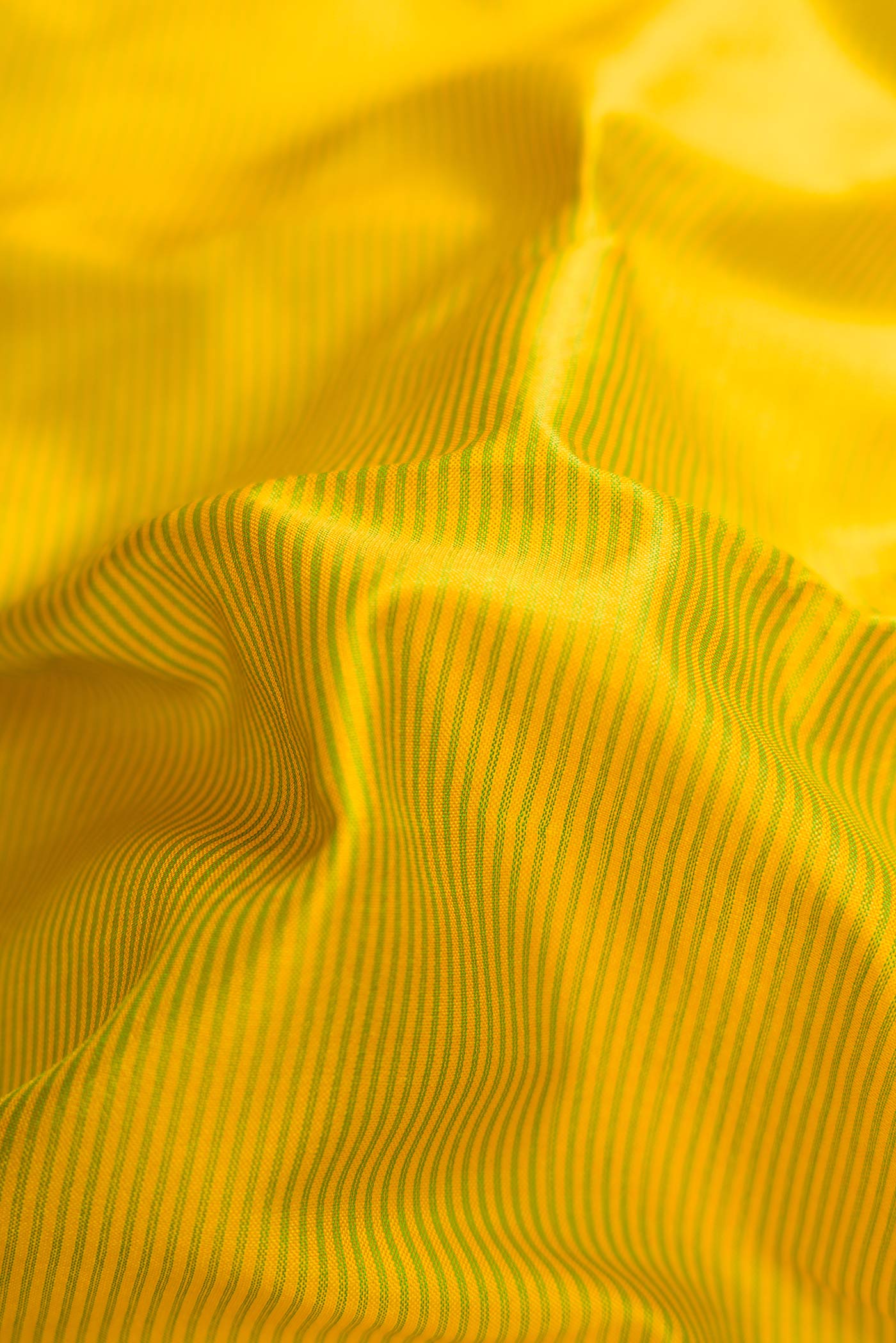 Lemon Yellow Dual Tone Maheshwari Silk Saree - Image 2
