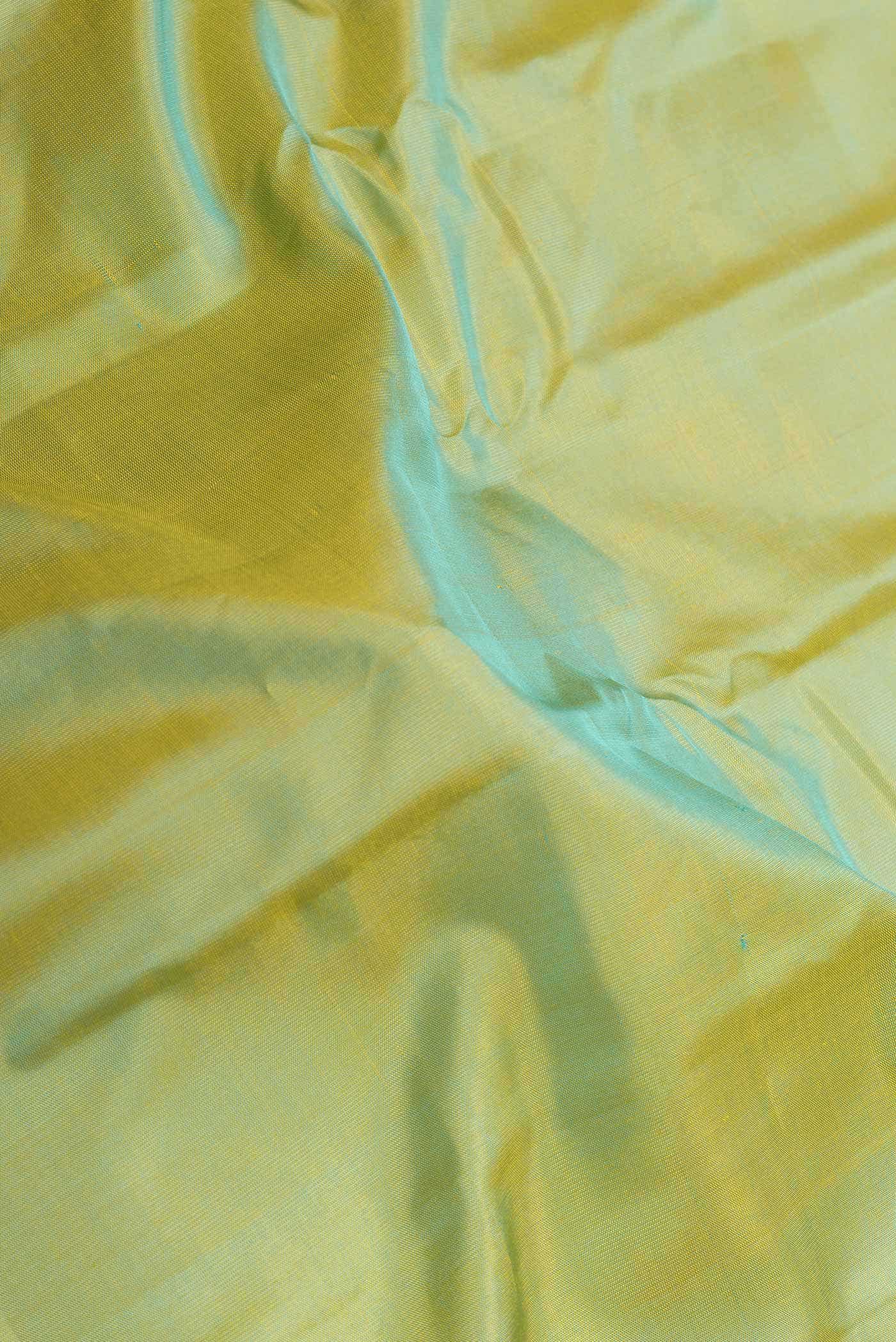 Light Green Dual Tone Gadwal Silk Saree - Image 3