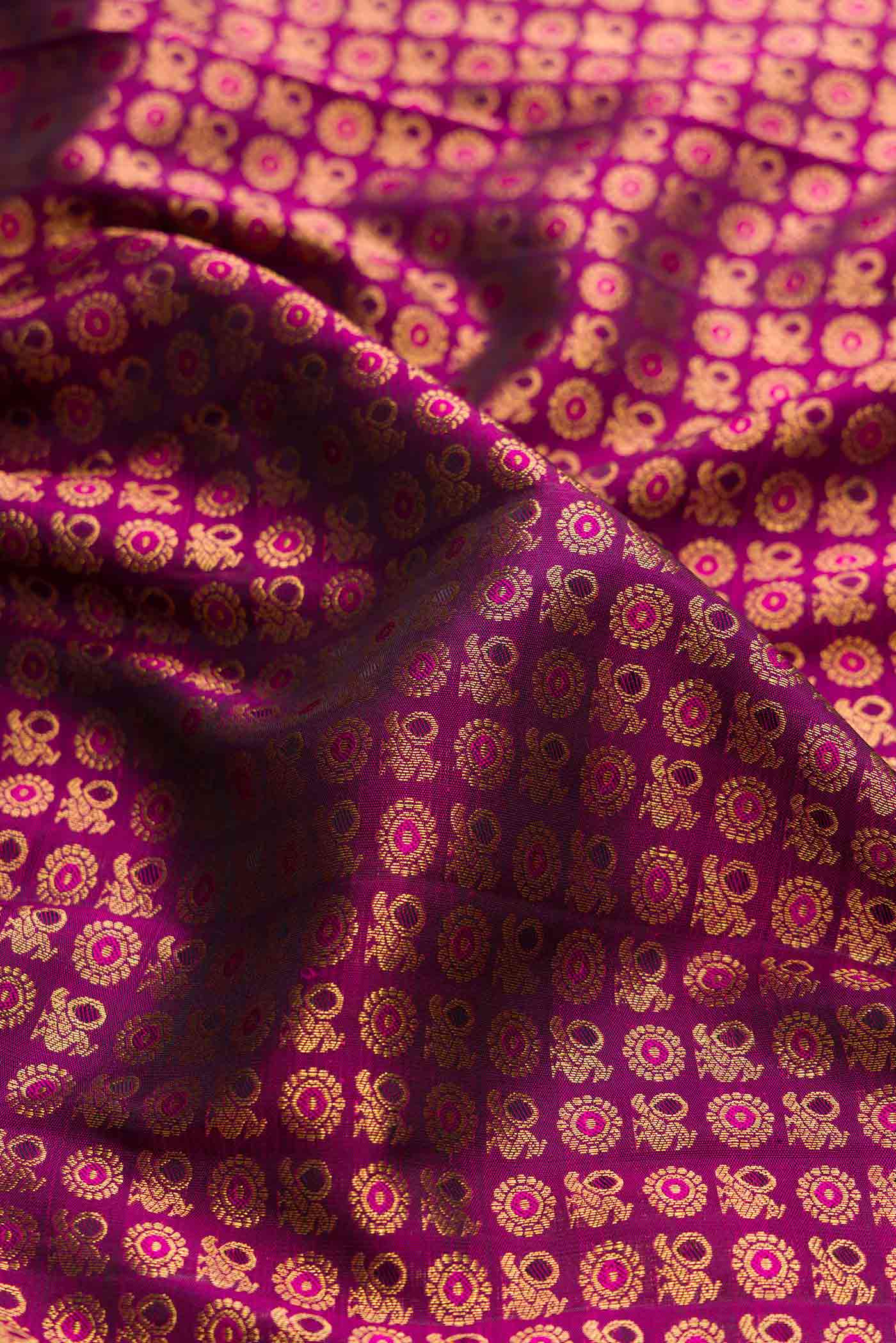 Magenta Dual Tone Kanchipuram Silk Saree - Image 2