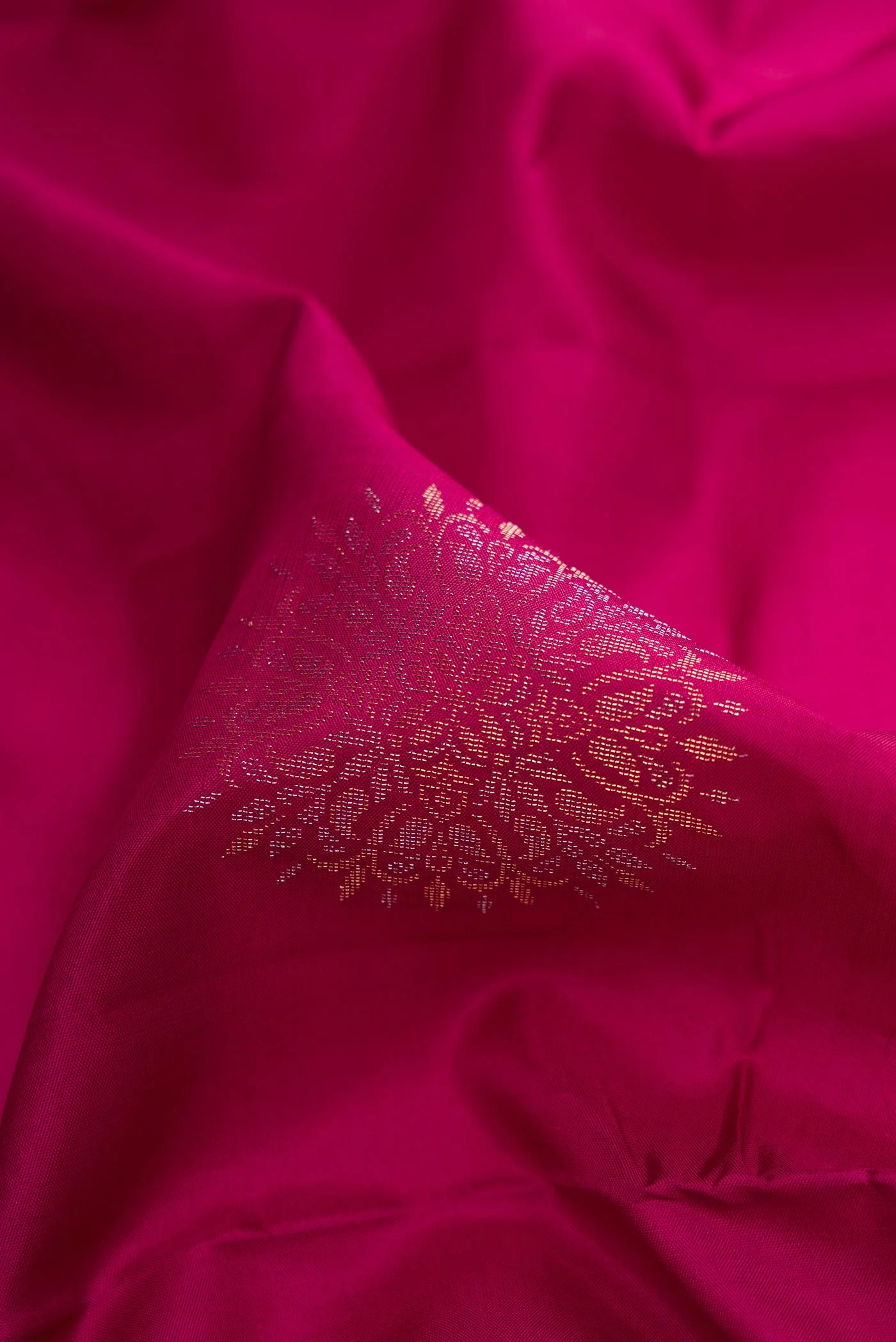 Magenta Soft Silk Saree - Image 2