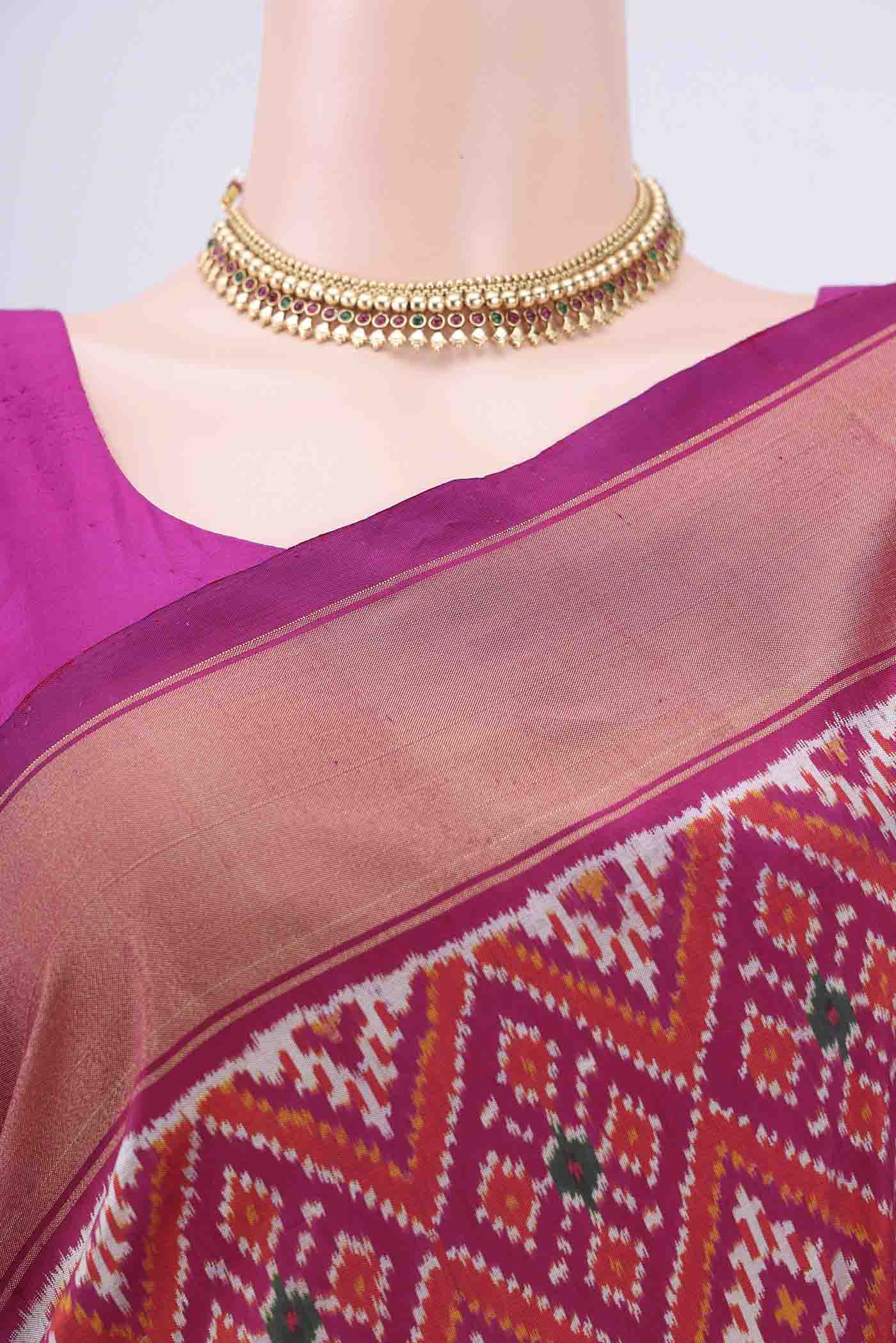 Magenta Pochampally Silk Saree - Image 2