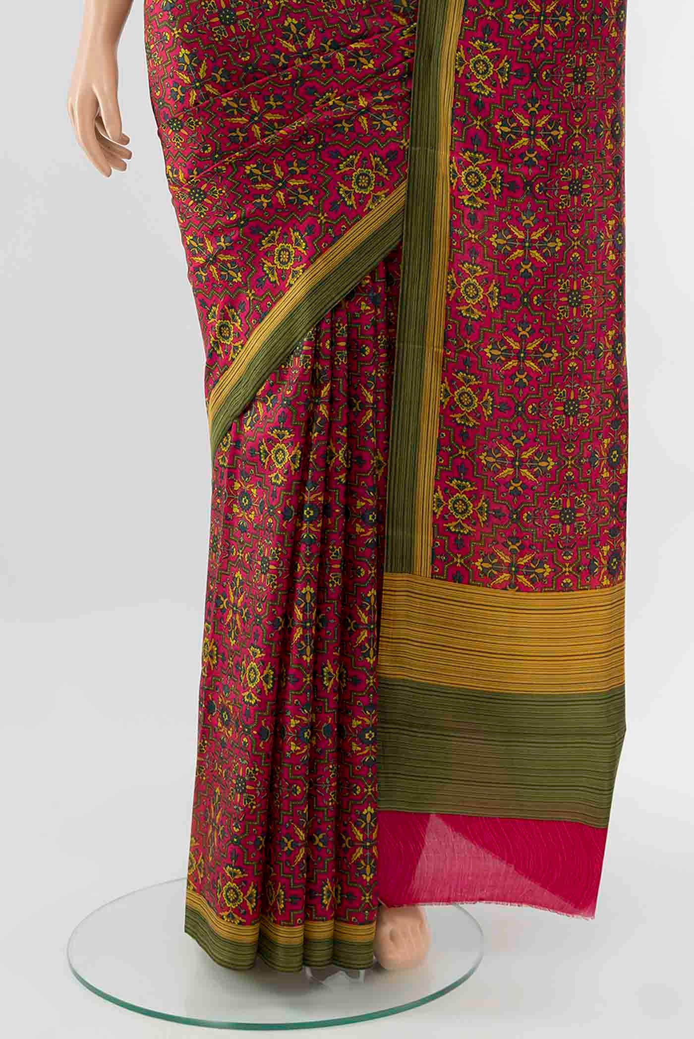 Magenta Printed Silk Saree - Image 3