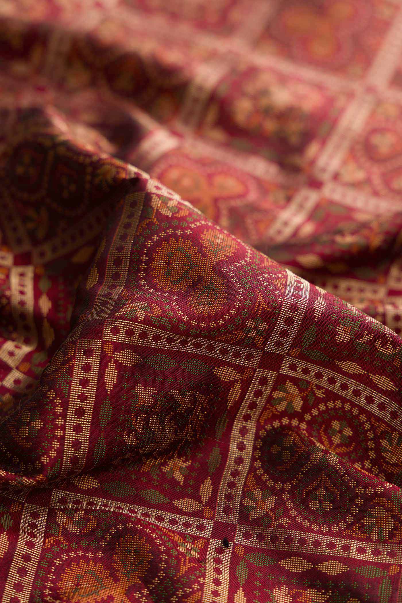 Maroon Dual Tone Banarasi Silk Saree - Image 2