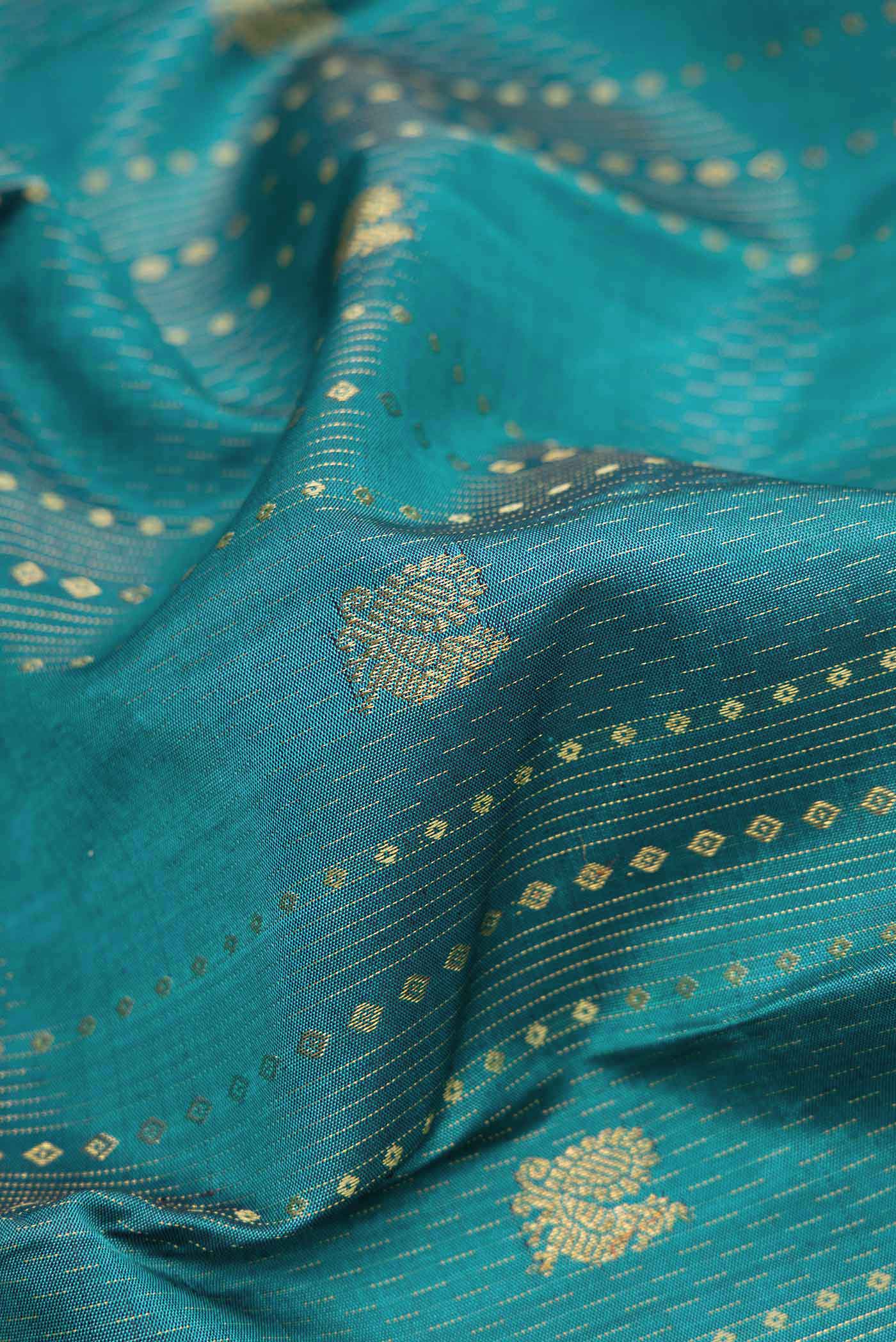 Maya Blue Dual Tone Kanchipuram Silk Saree - Image 2