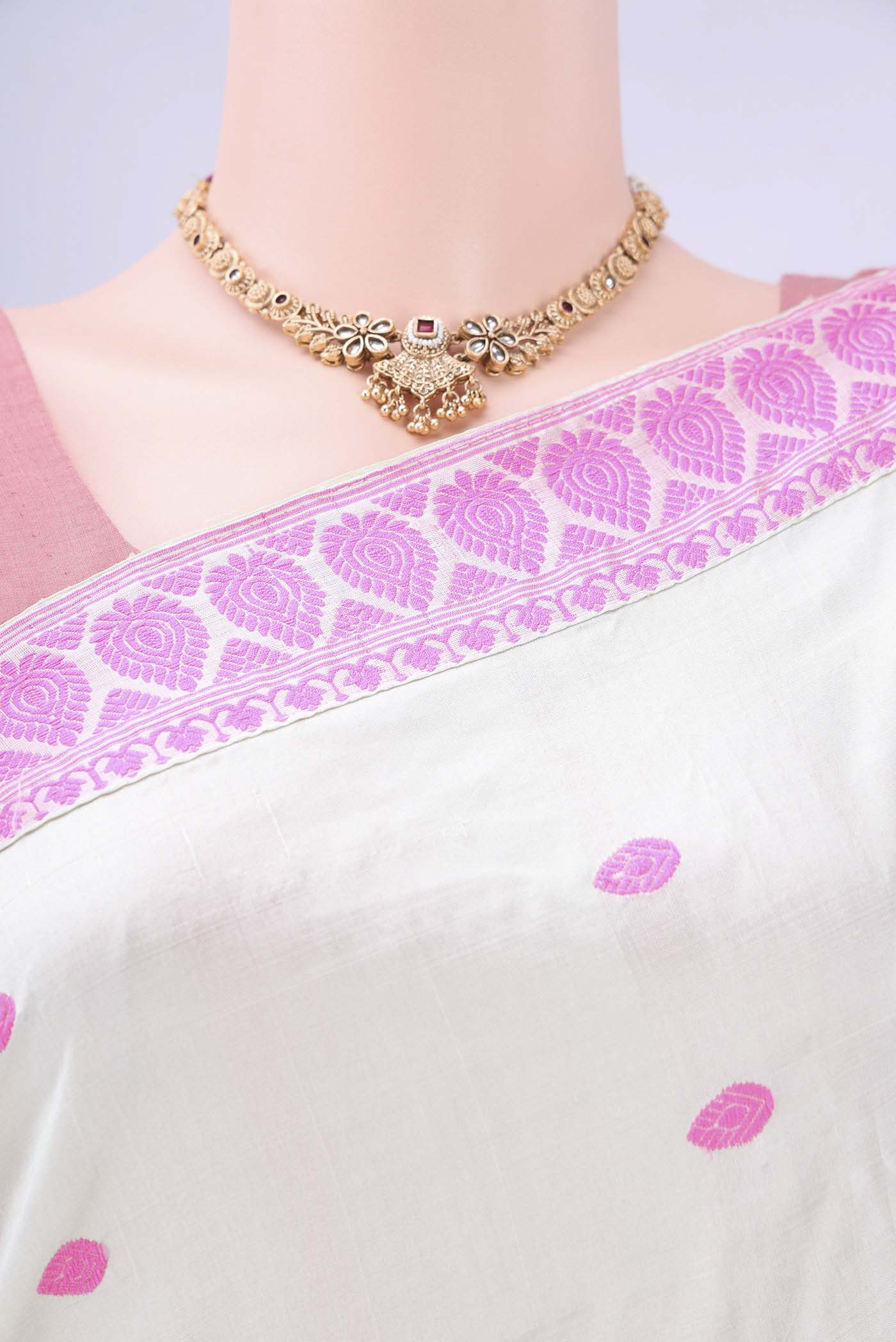 Mint Green Dual Tone Assam Silk Saree - Image 2