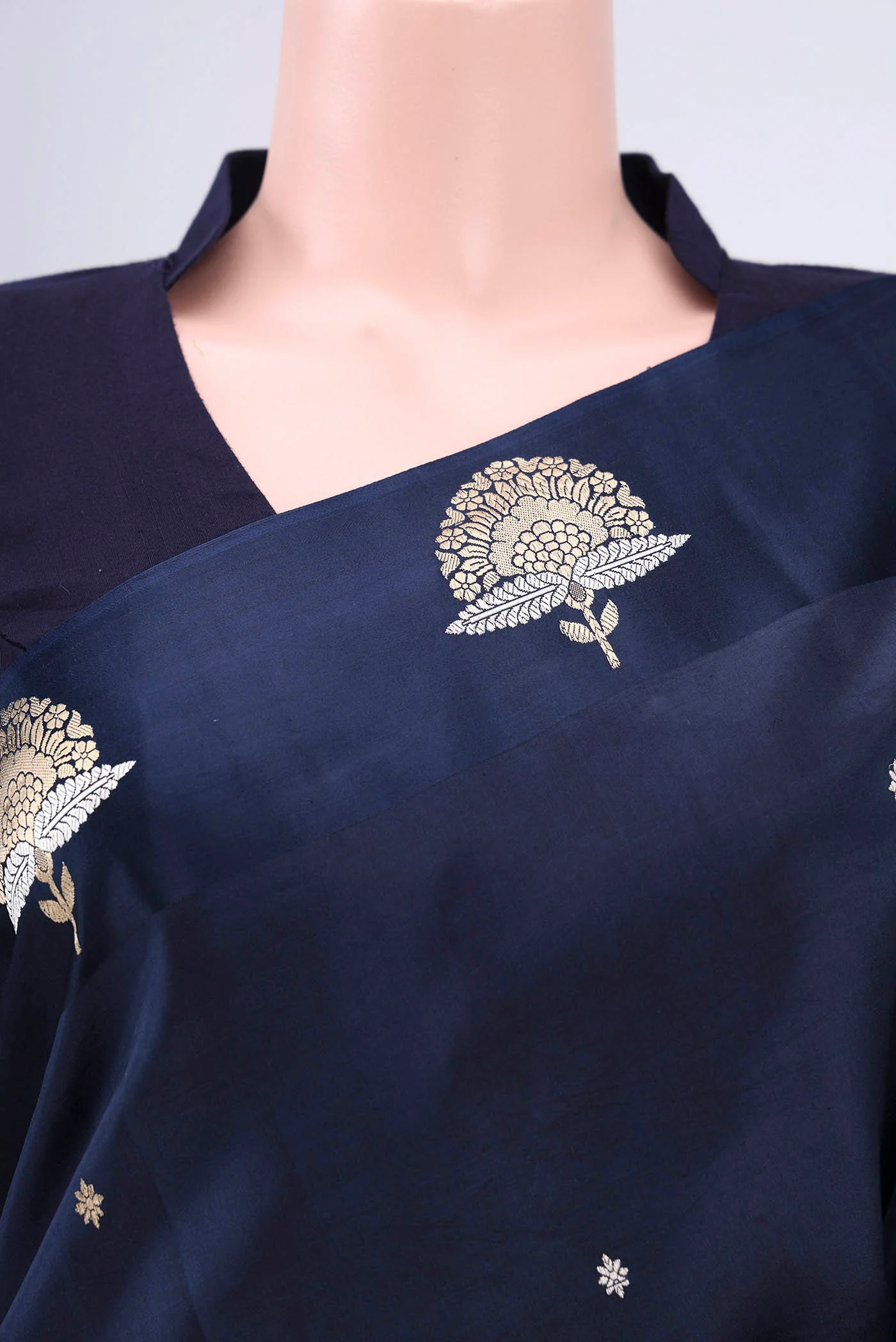 Navy Blue Banarasi Katan Silk Saree - Image 2