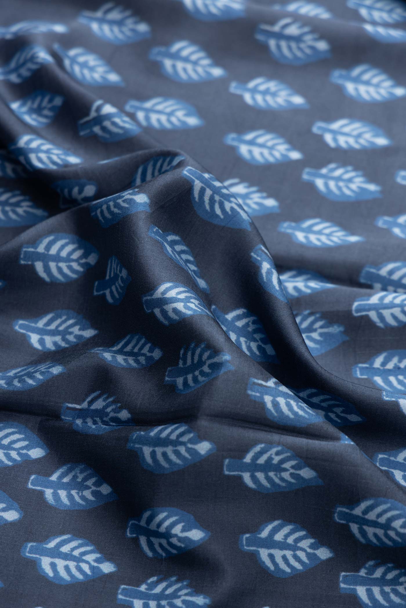Navy Blue Dual Tone Kanjivaram Silk Saree - Image 2