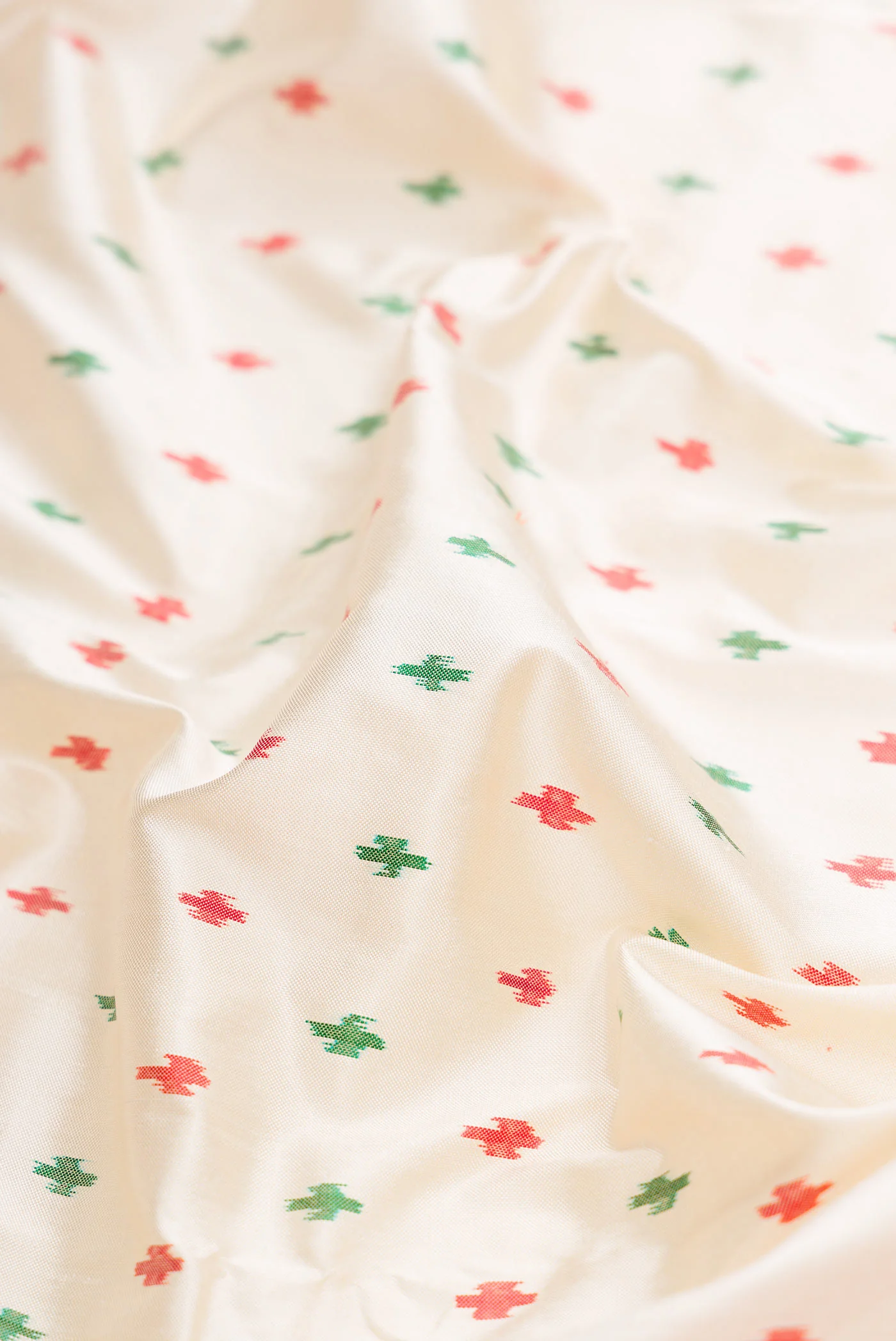 Off White Dual Tone Double Ikat Saree - Image 2