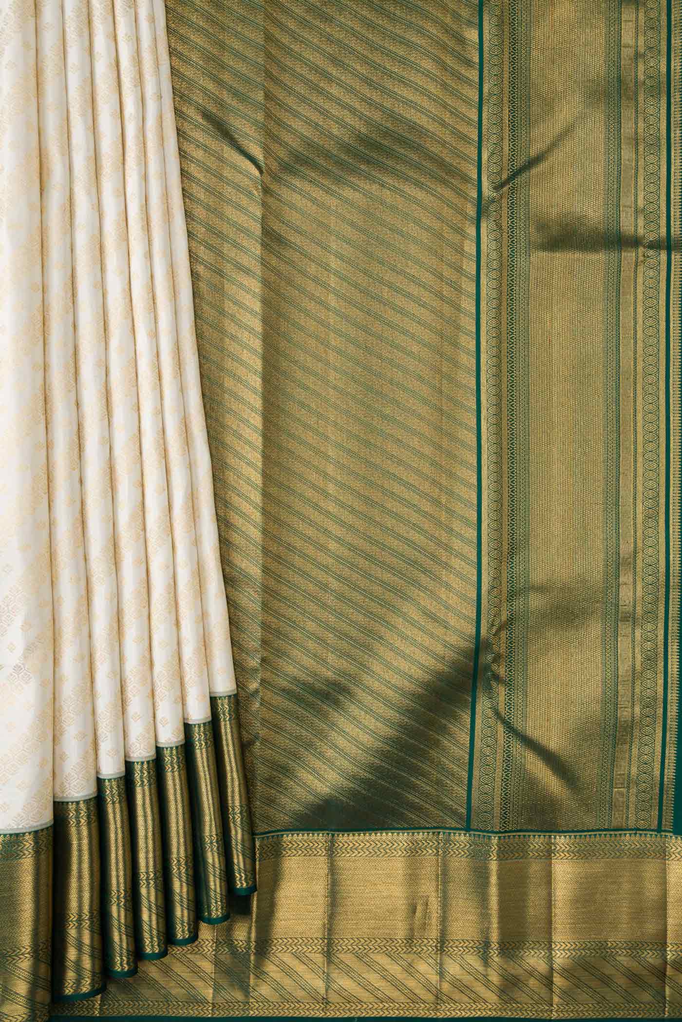 Off White Dual Tone Kanjivaram Silk Saree - Image 4
