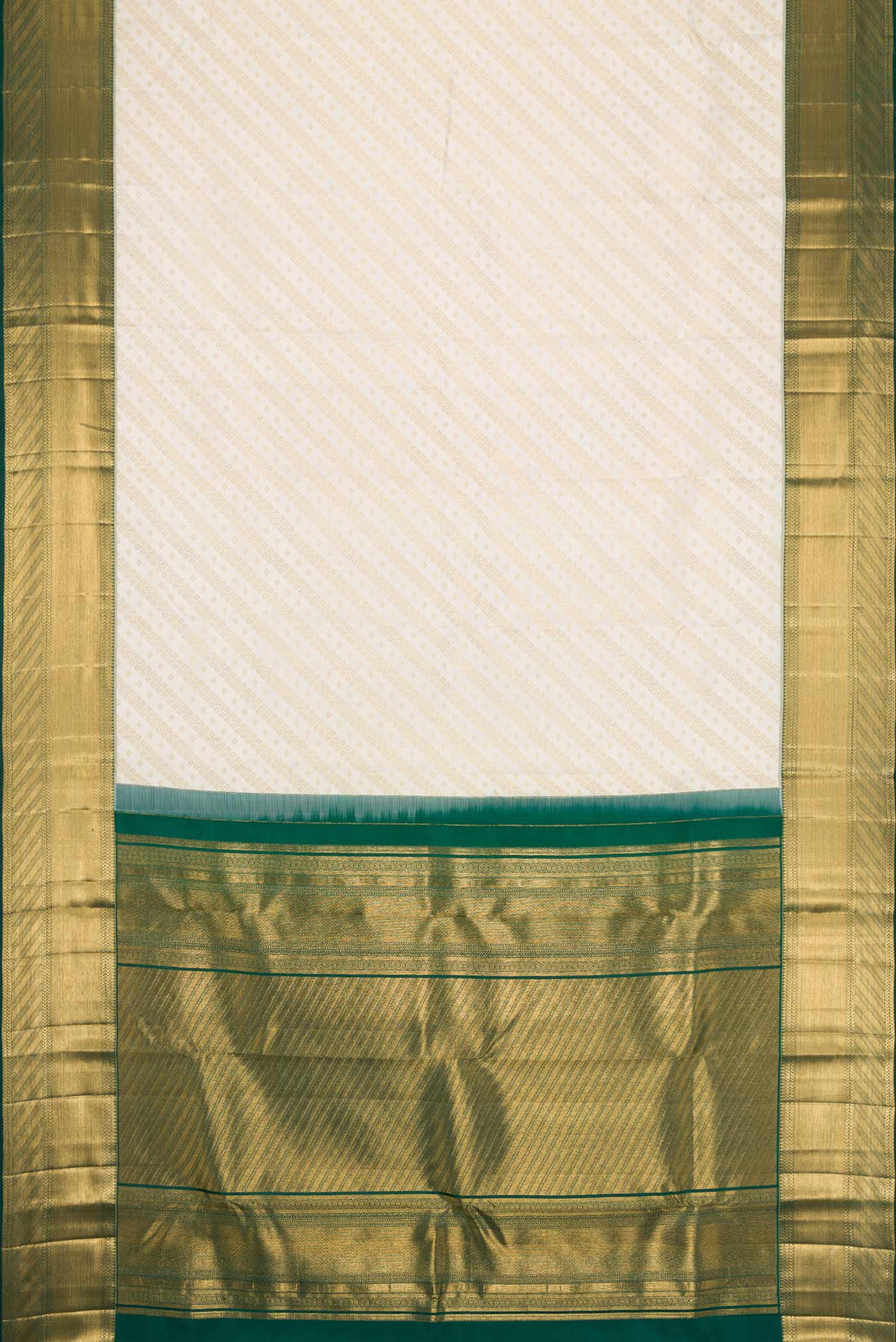 Off White Dual Tone Kanjivaram Silk Saree - Image 6
