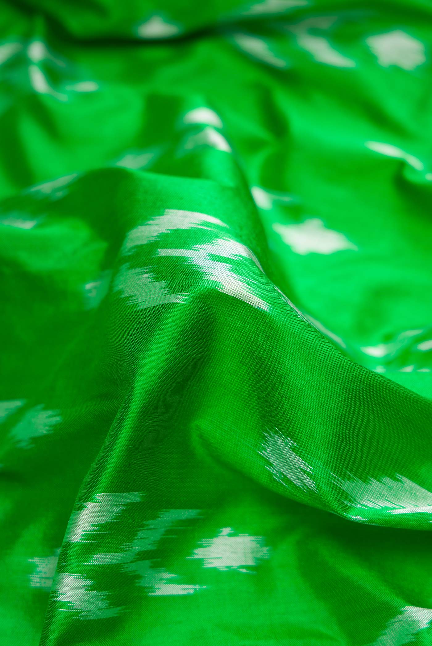 Parrot Green Pochampally Silk Saree - Image 2
