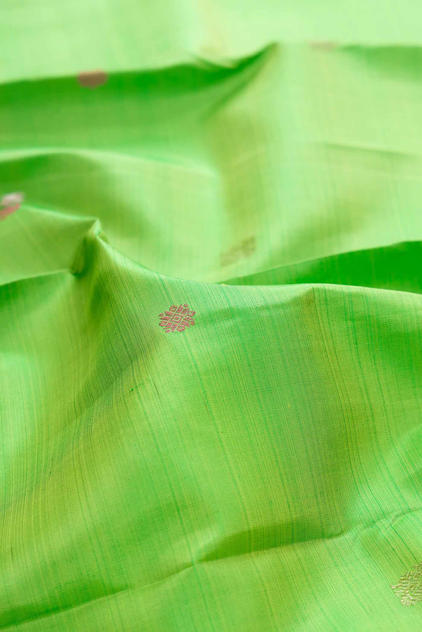 Parrot Green Dual Tone Kanjivaram Silk Saree - Image 2
