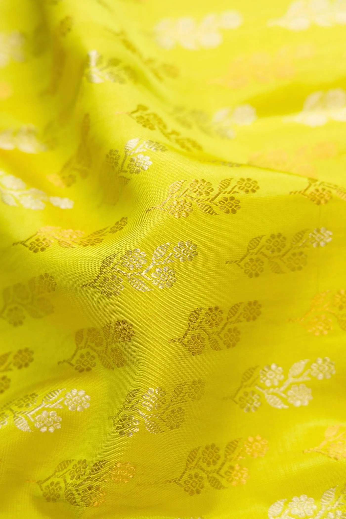 Parrot Green Dual Tone Kanchipuram Silk Saree - Image 2