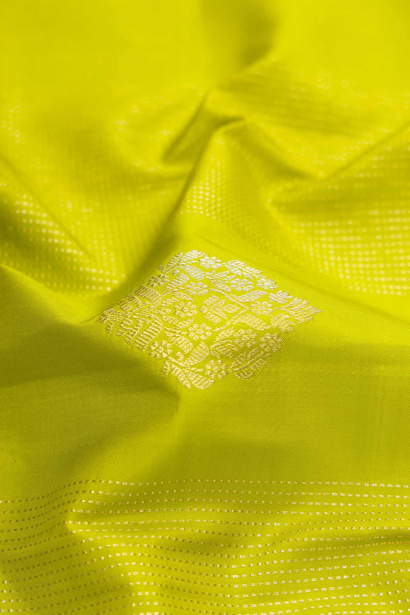 Parrot Green Kanchipuram Silk Saree - Image 2