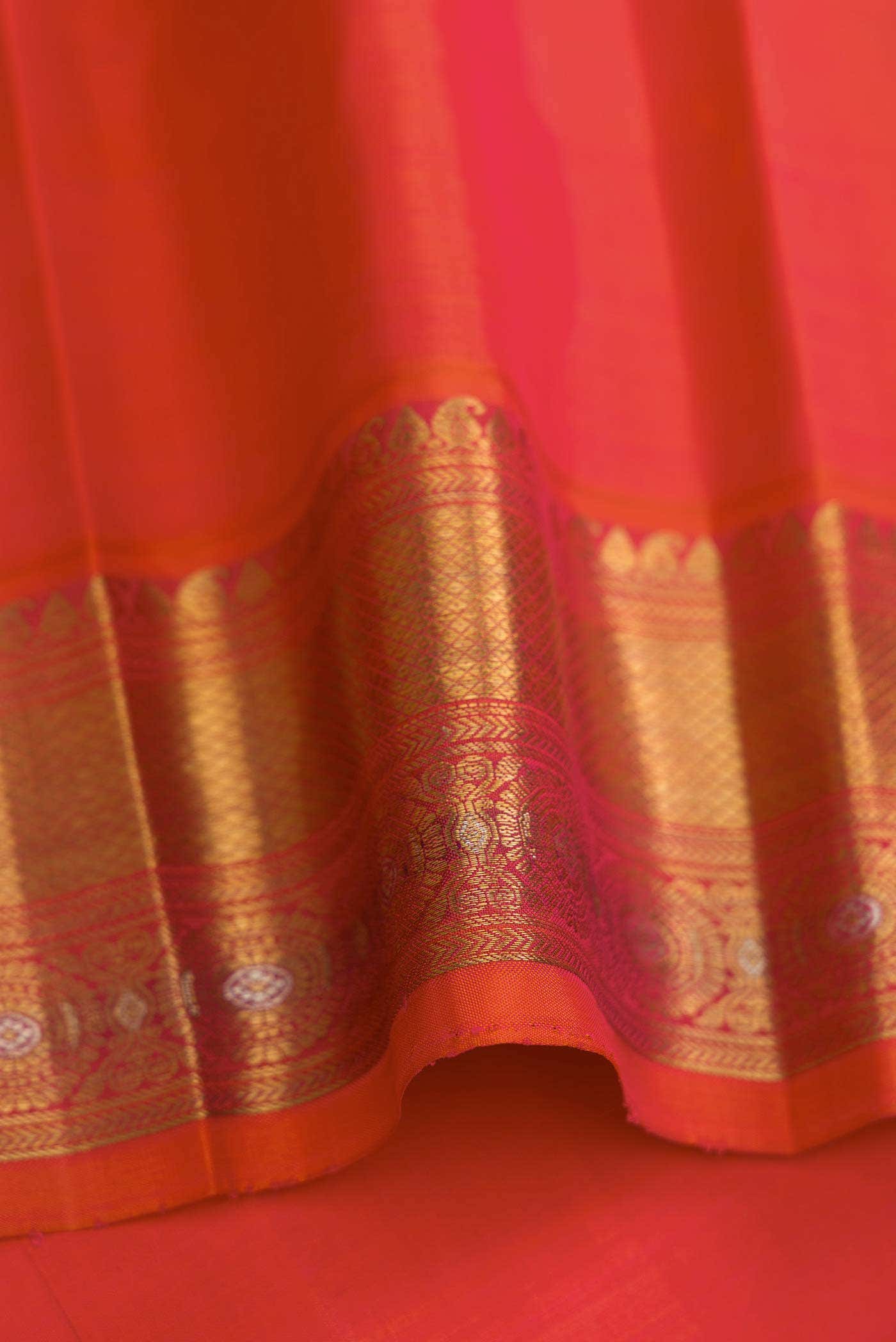 Pure Silk Pure Zari Parrot Green Dual Tone Kanchipuram Saree - Image 6