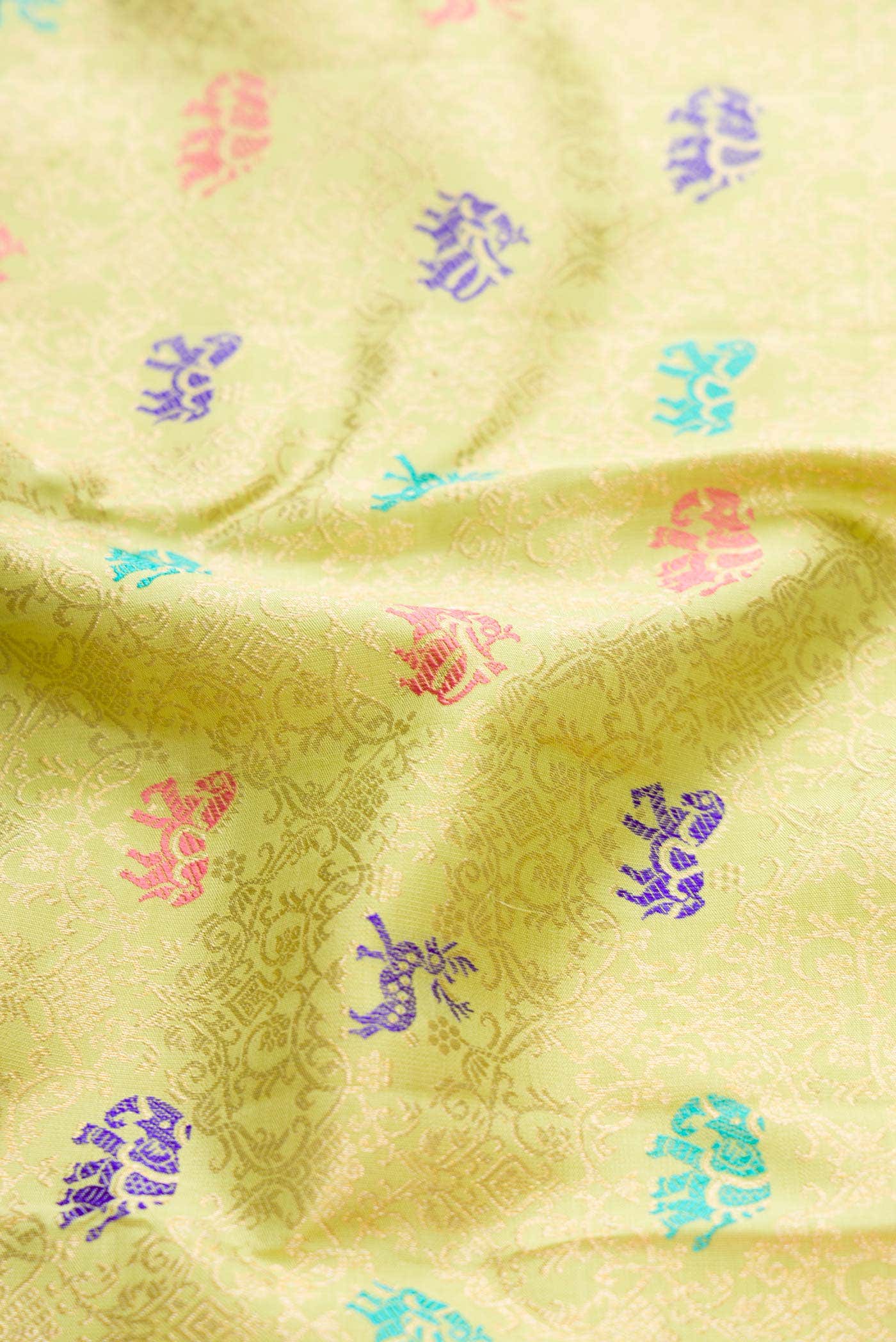 Parrot Green Dual Tone Kanchipuram Silk Saree - Image 3