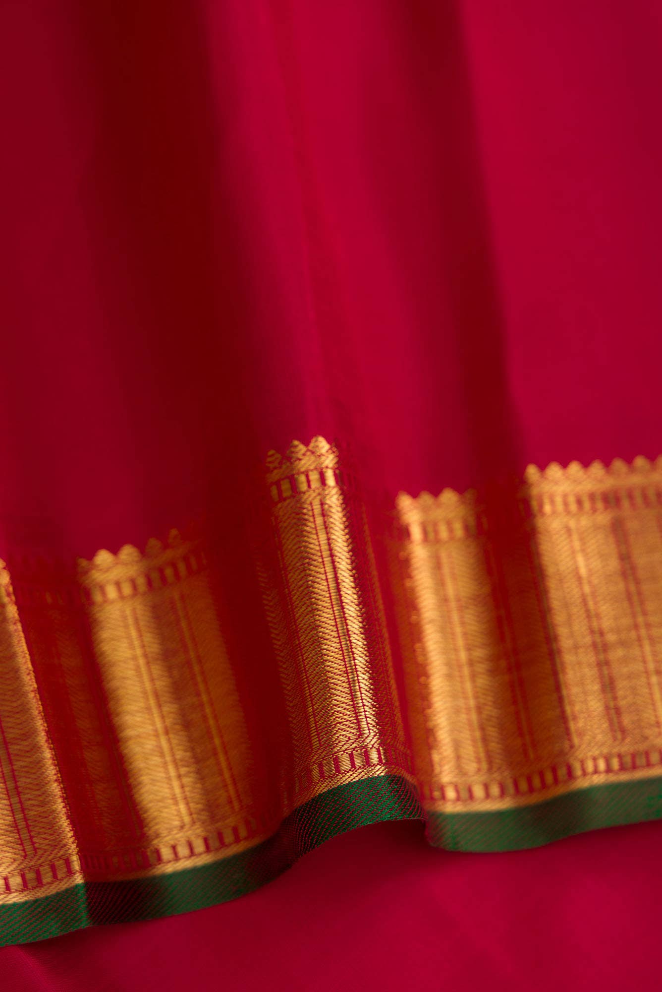 Pure Silk Pure Zari Parrot Green Dual Tone Kanjivaram Saree - Image 6