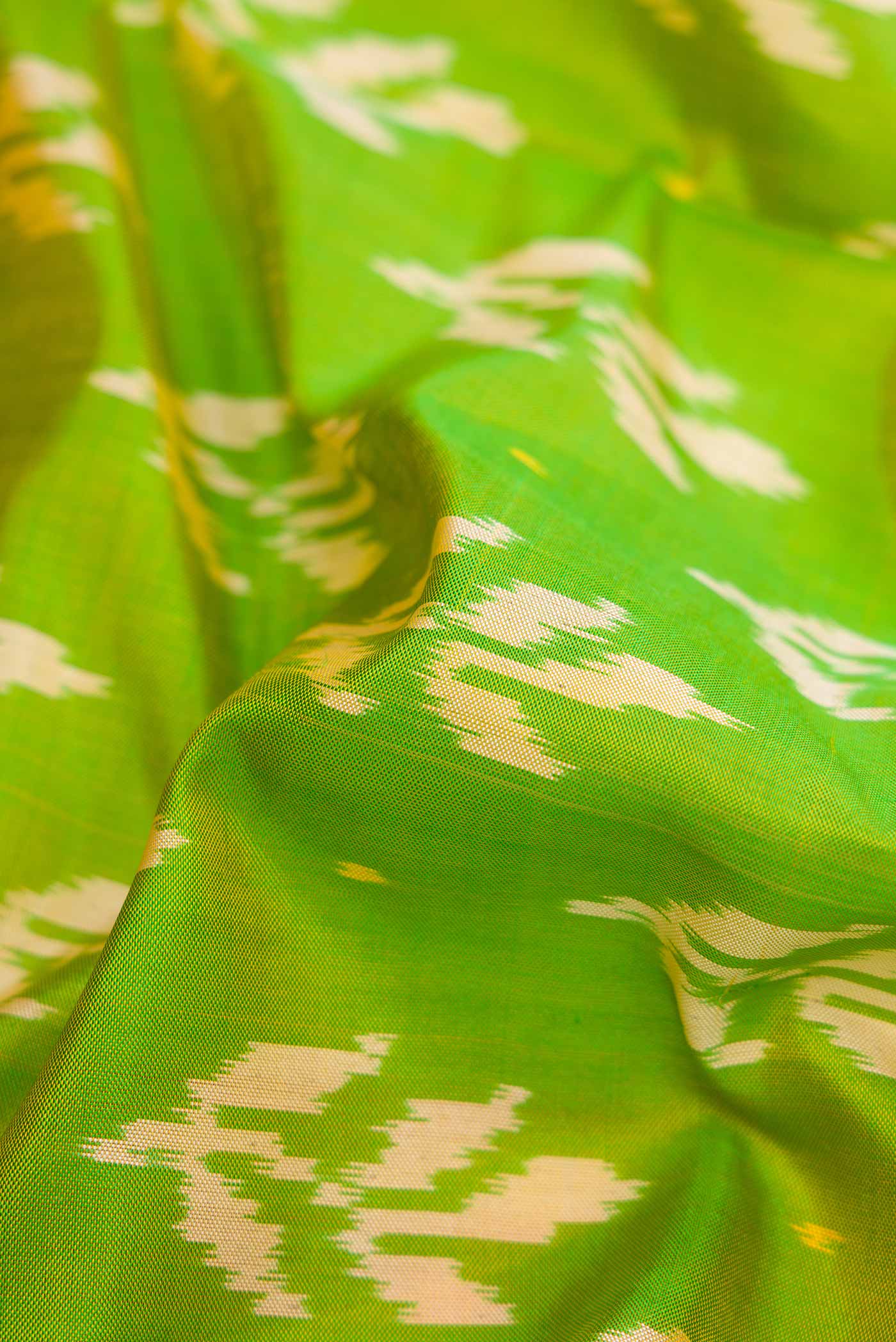 Parrot Green Dual Tone Rajkot Patola Silk Saree - Image 2