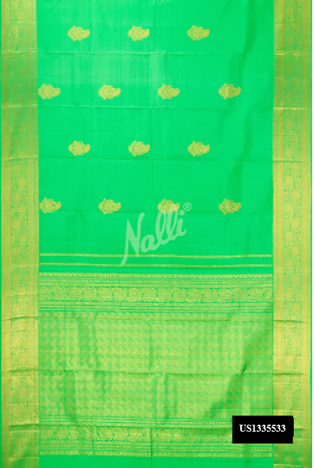 Parrot Green Kanchipuram Silk Saree