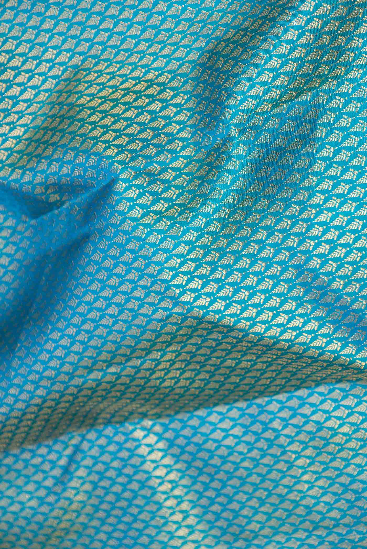 Peacock Blue Dual Tone Kanjivaram Saree - Image 2
