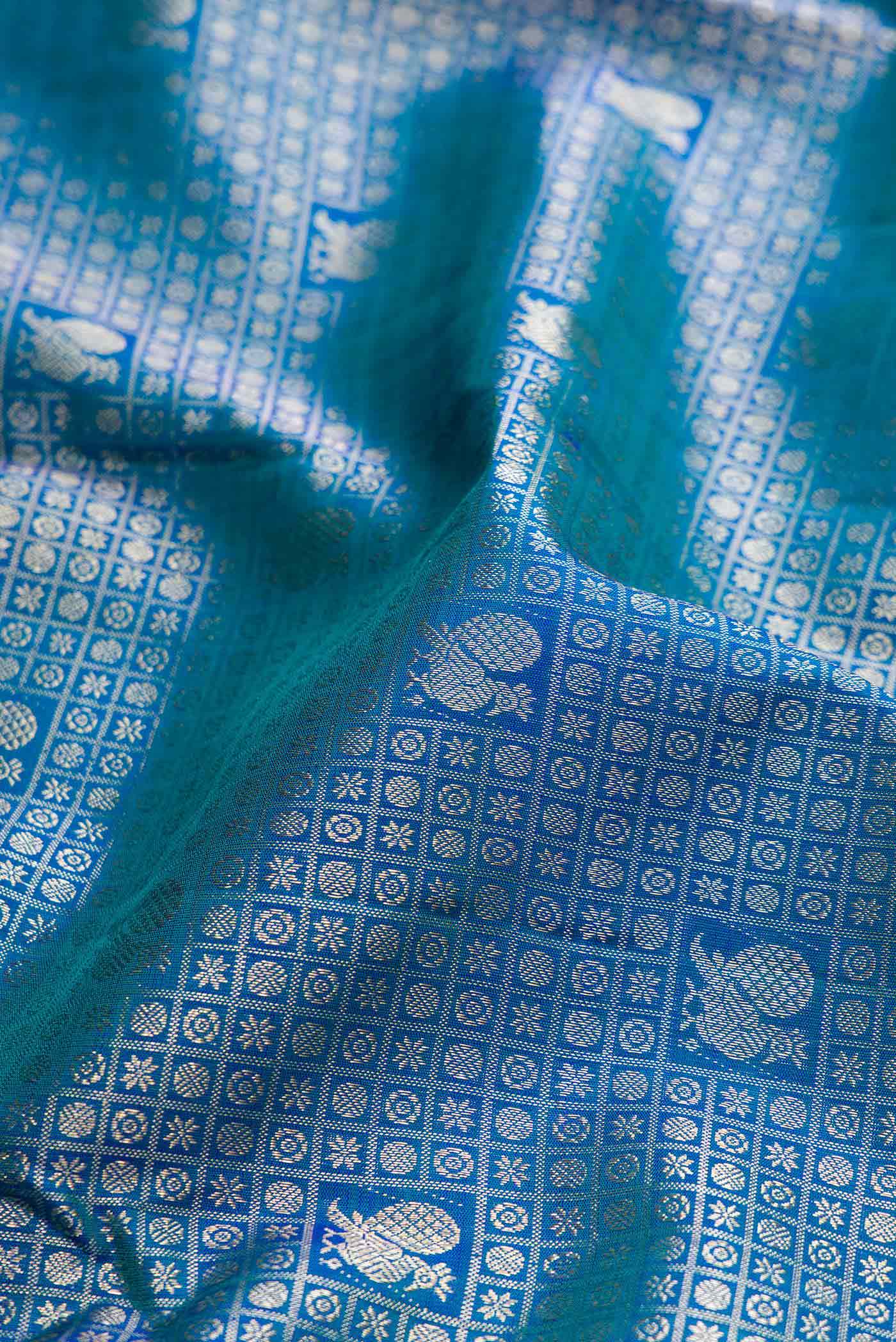 Peacock Blue Dual Tone Kanchipuram Silk Saree - Image 2