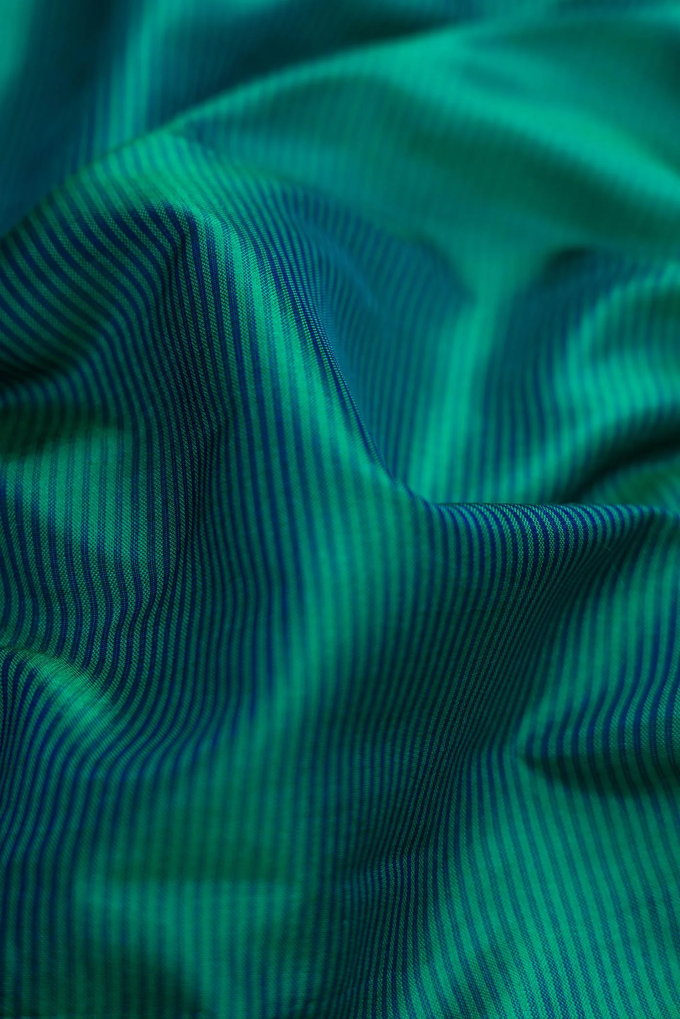 Green with Blue Color Maheshwari Silk Saree - Image 2