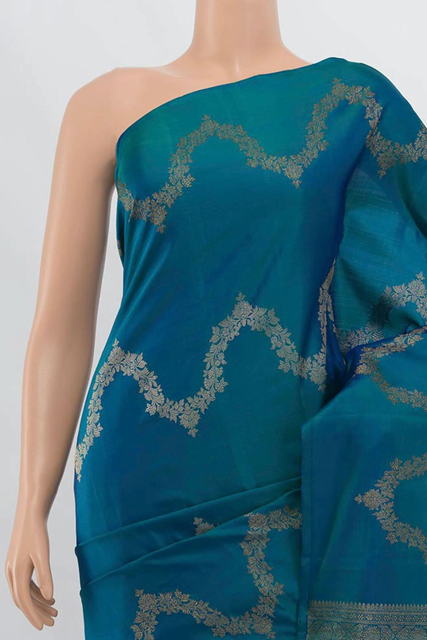 Peacock Blue Dual Tone Kanchipuram Silk Saree - Image 2