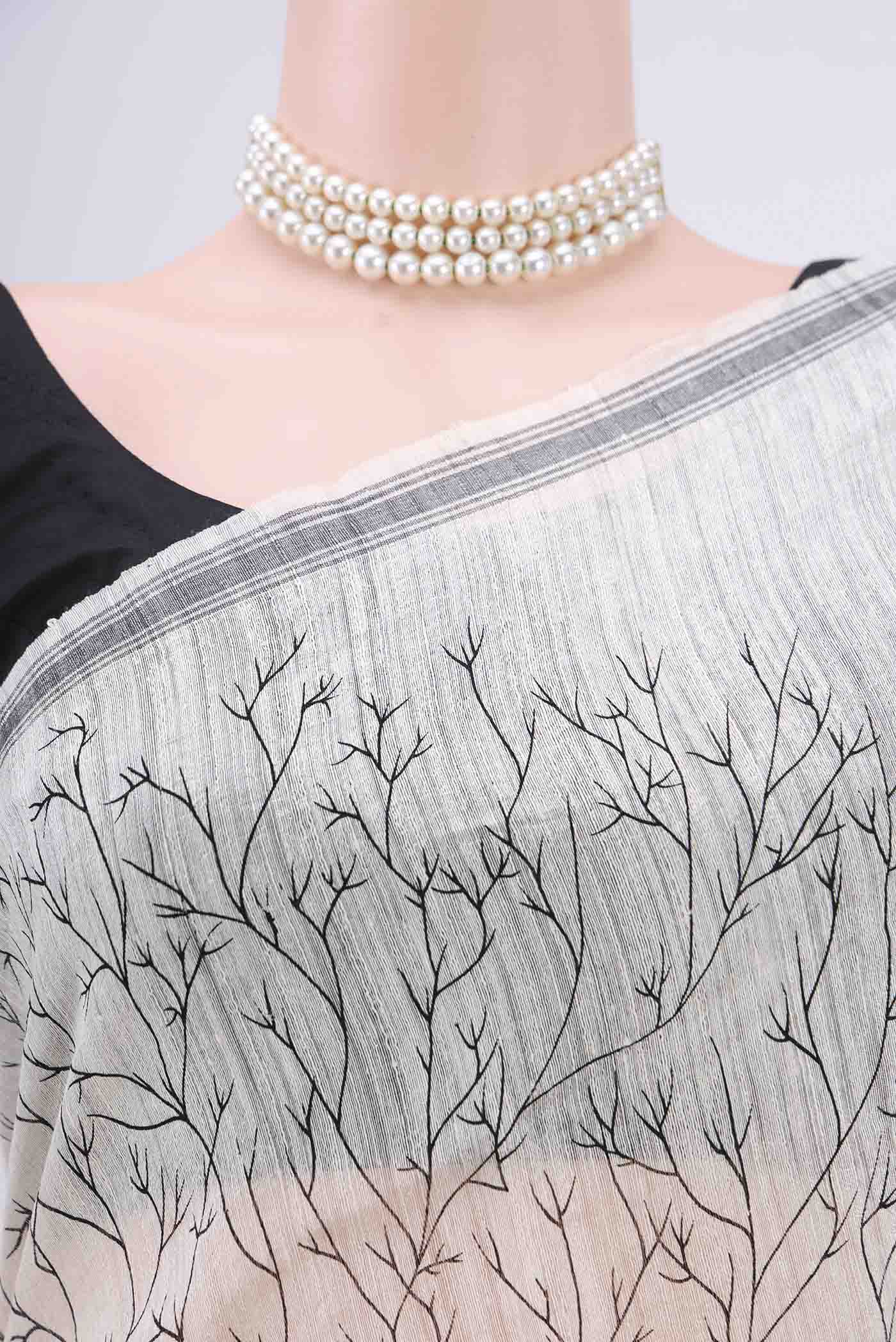 Pearl White Tussar Silk Saree - Image 2