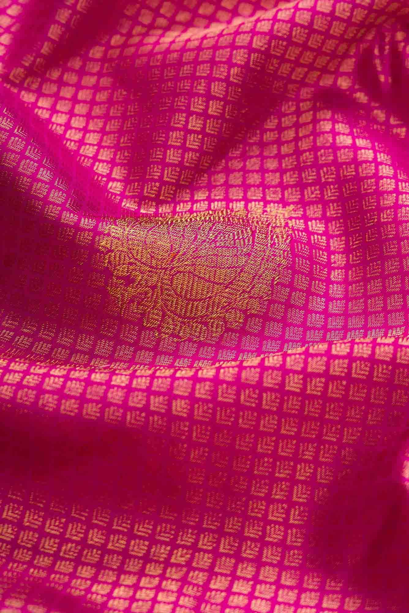 Pure Silk Pure Zari Pink Dual Tone Kanjivaram Saree - Image 3