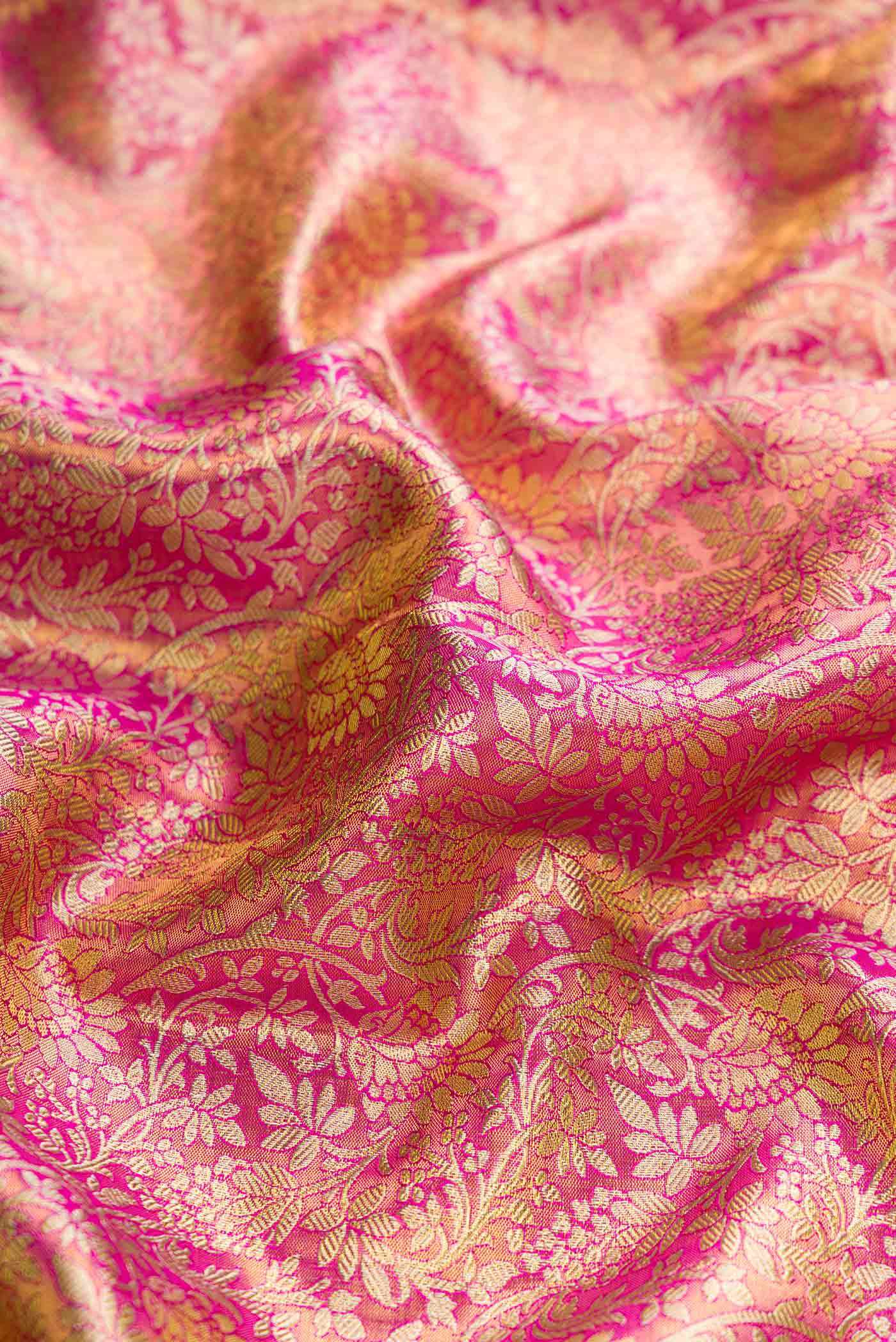 Pink Dual Tone Kanchipuram Tissue Silk Saree - Image 2