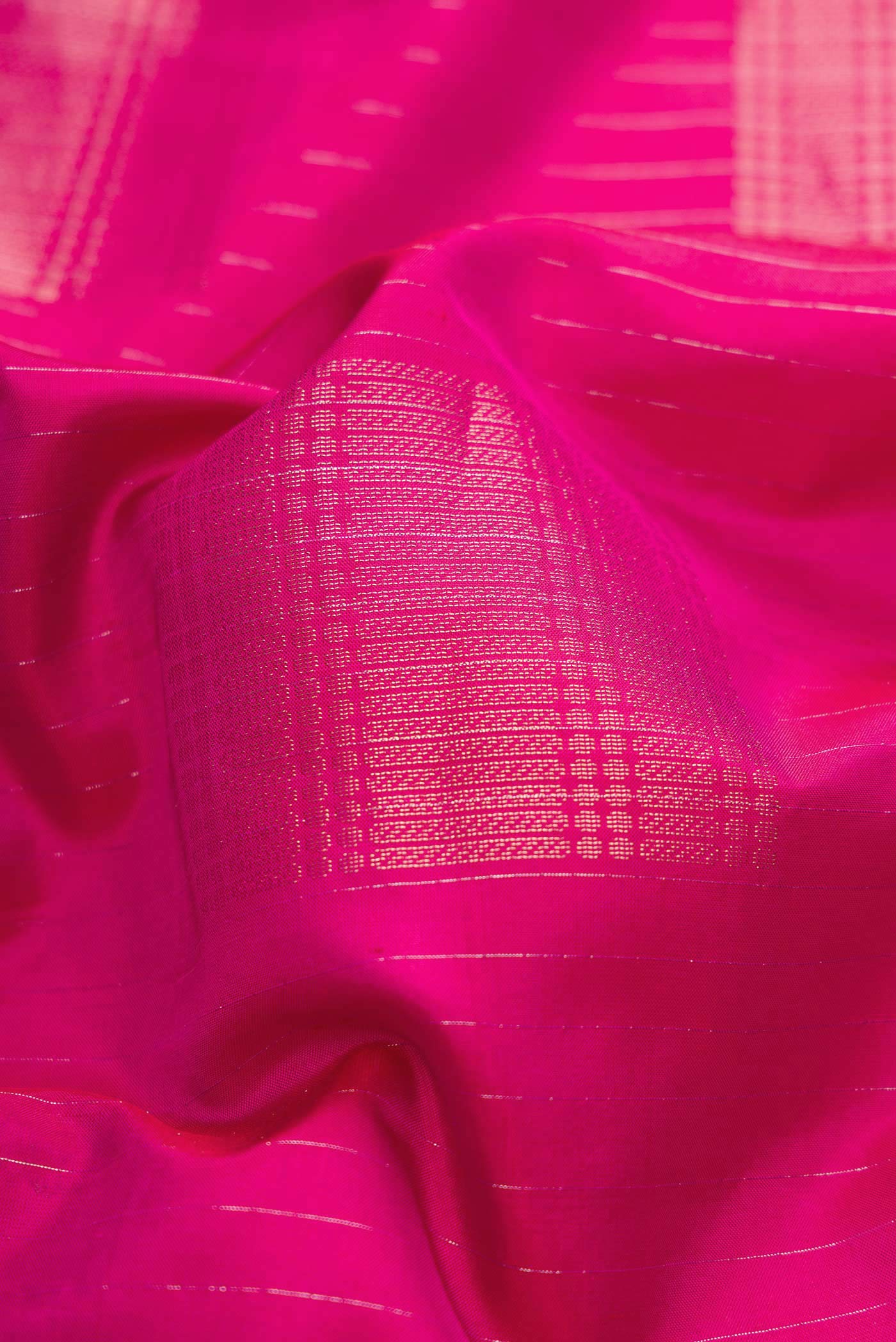 Pink Dual Tone Soft Silk Saree - Image 2