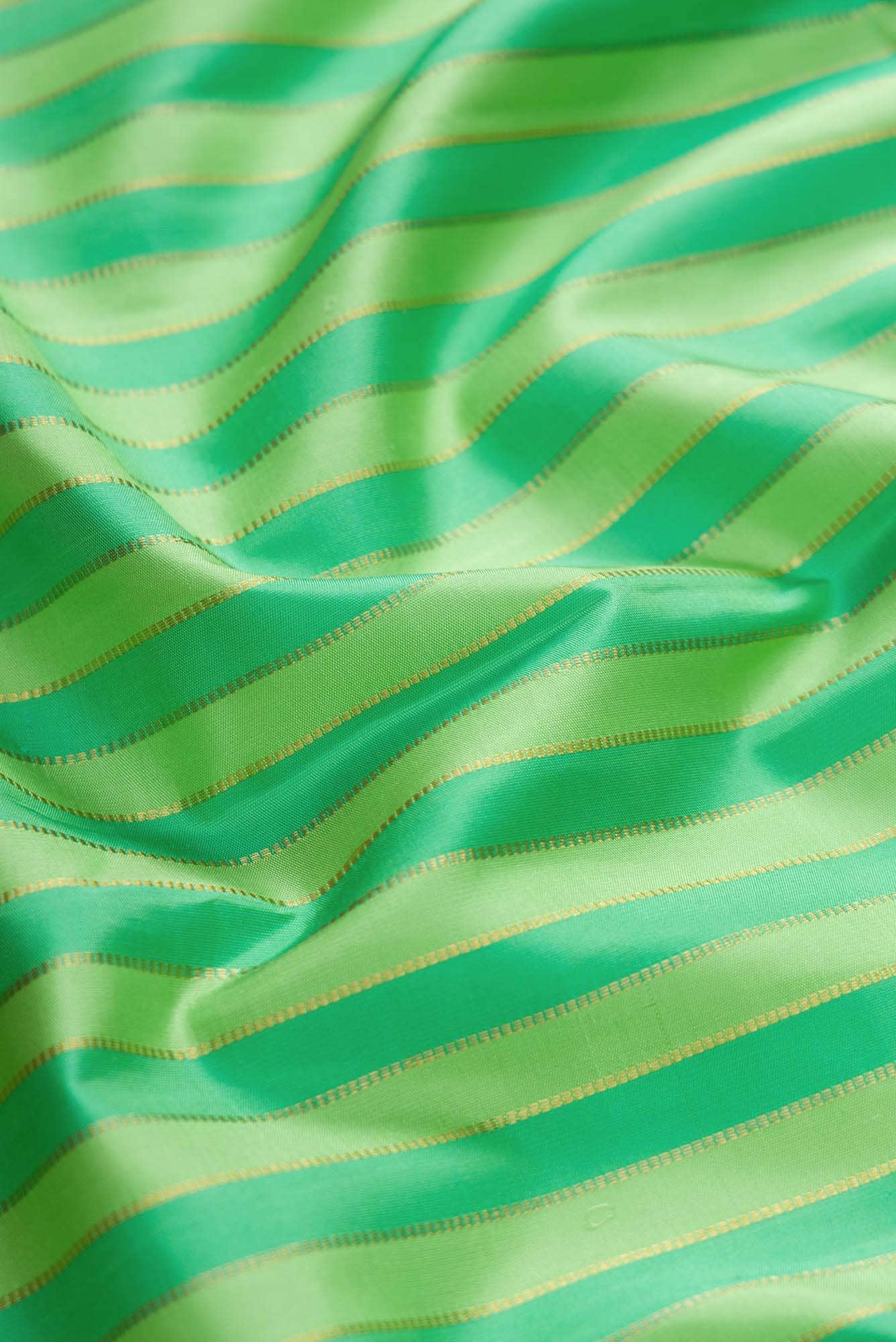 Pure Silk Pure Zari Pista Green and Sea Green Dual Tone Kanchipuram Saree - Image 3