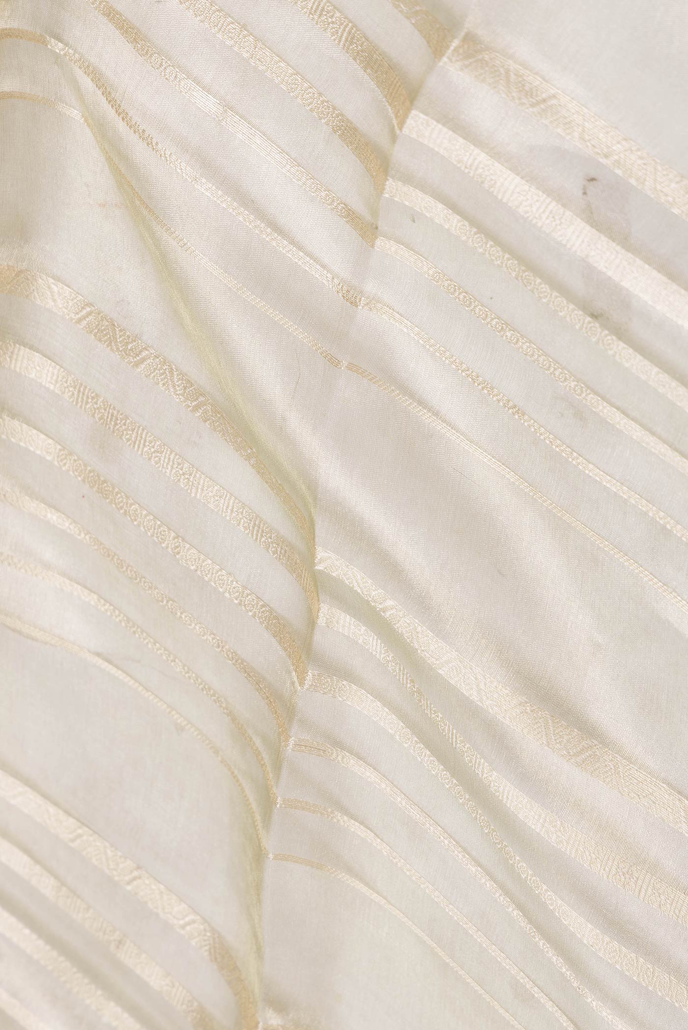 Pista Green Dual Tone Organza Silk Saree - Image 2