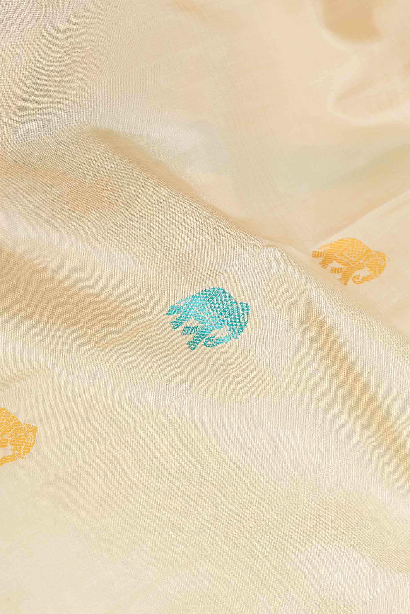 Pure Silk Pure Zari Beige Dual Tone Kanjivaram Saree - Image 2