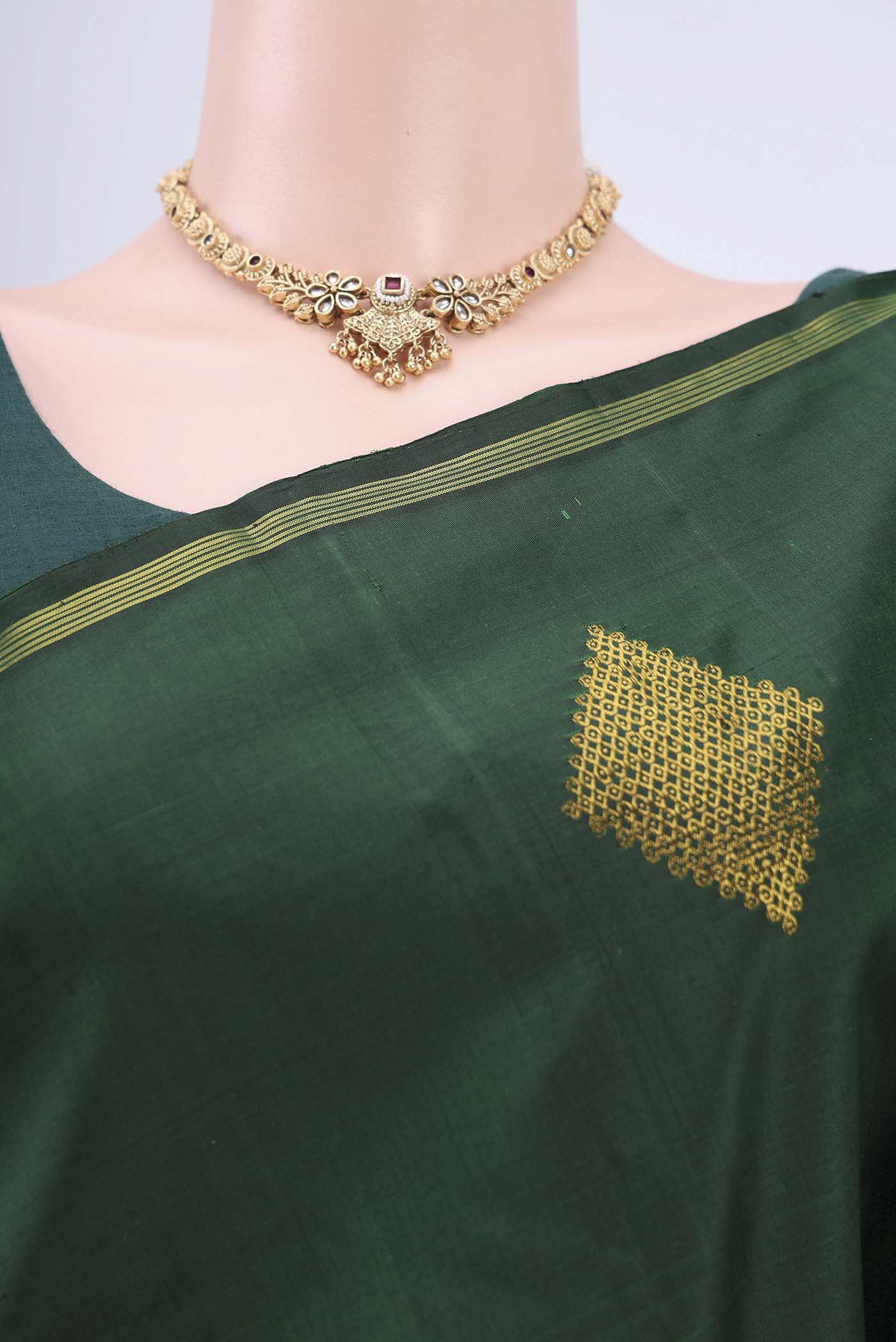 Bottle Green Kanchipuram Silk Saree - Image 2