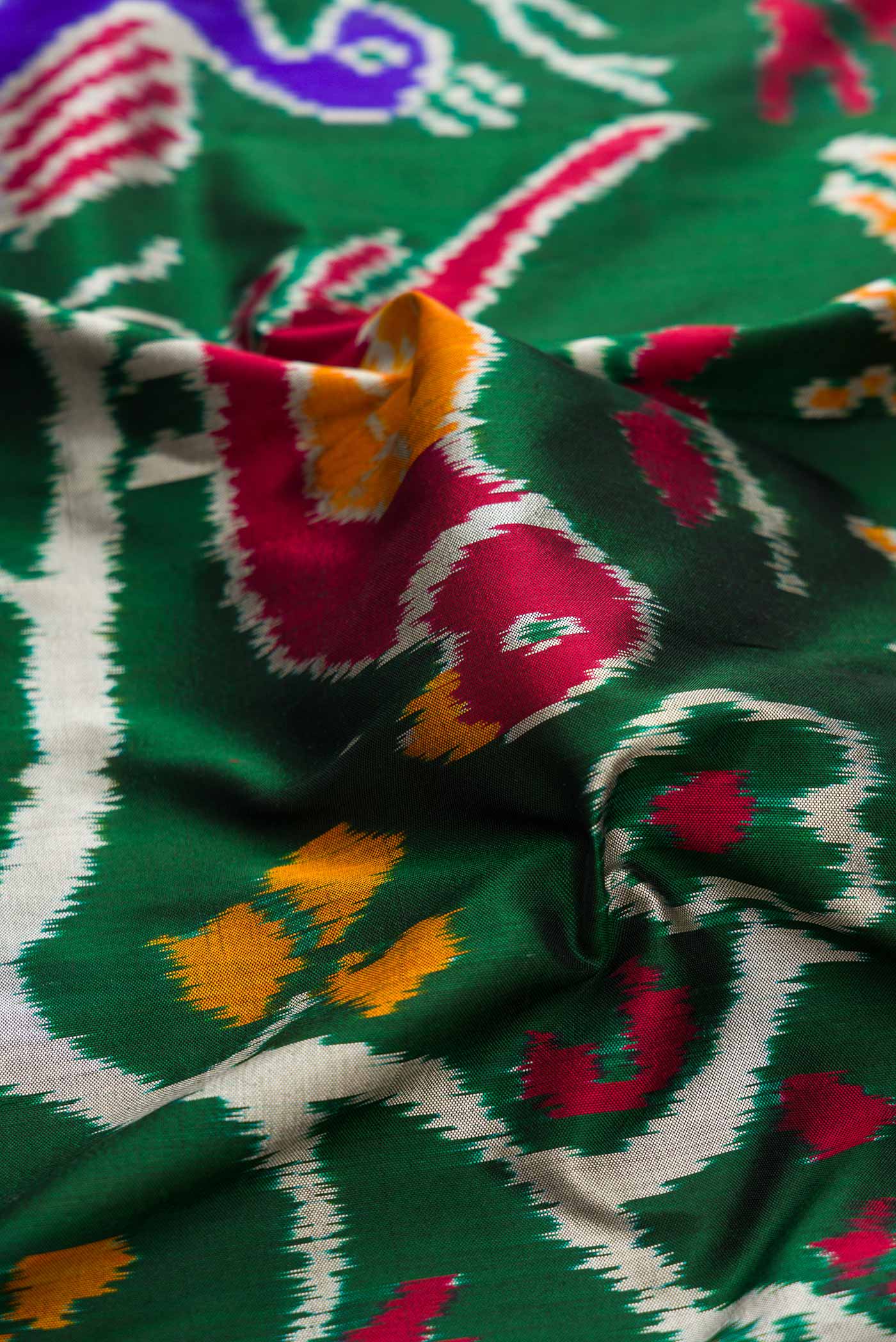 Pure Silk Pure Zari Green Dual Tone Double Ikat Saree - Image 2