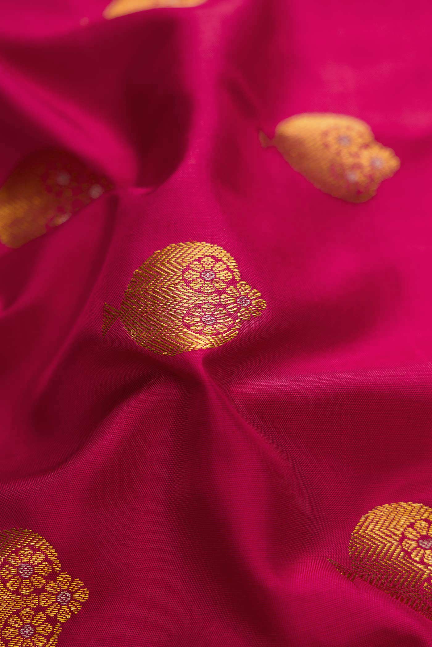 Pure Silk Pure Zari Magenta Dual Tone Kanjivaram Saree - Image 2